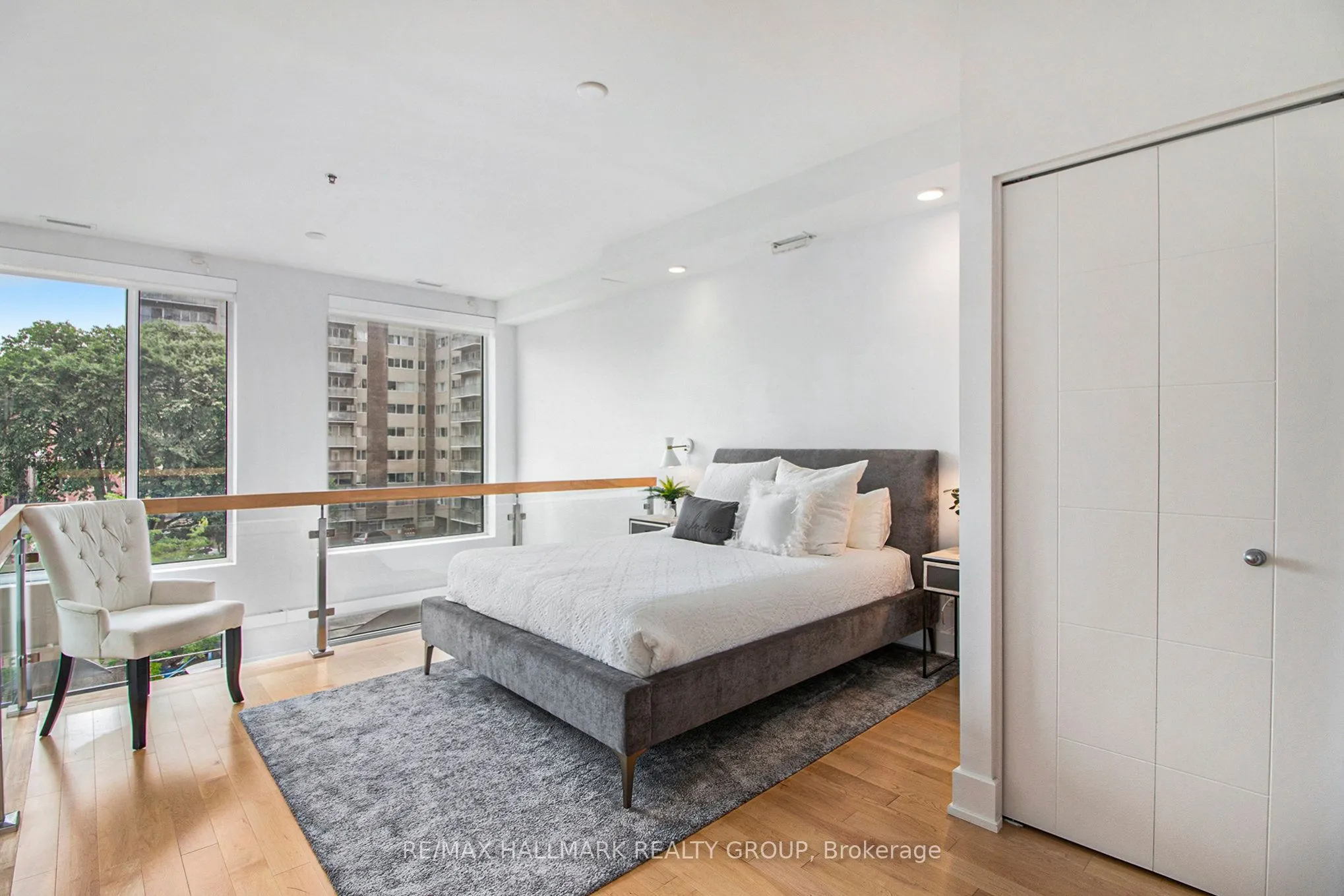 197 Lisgar Street, #213