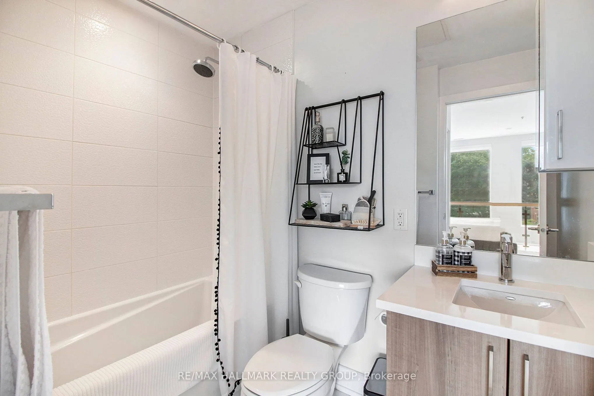 197 Lisgar Street, #213