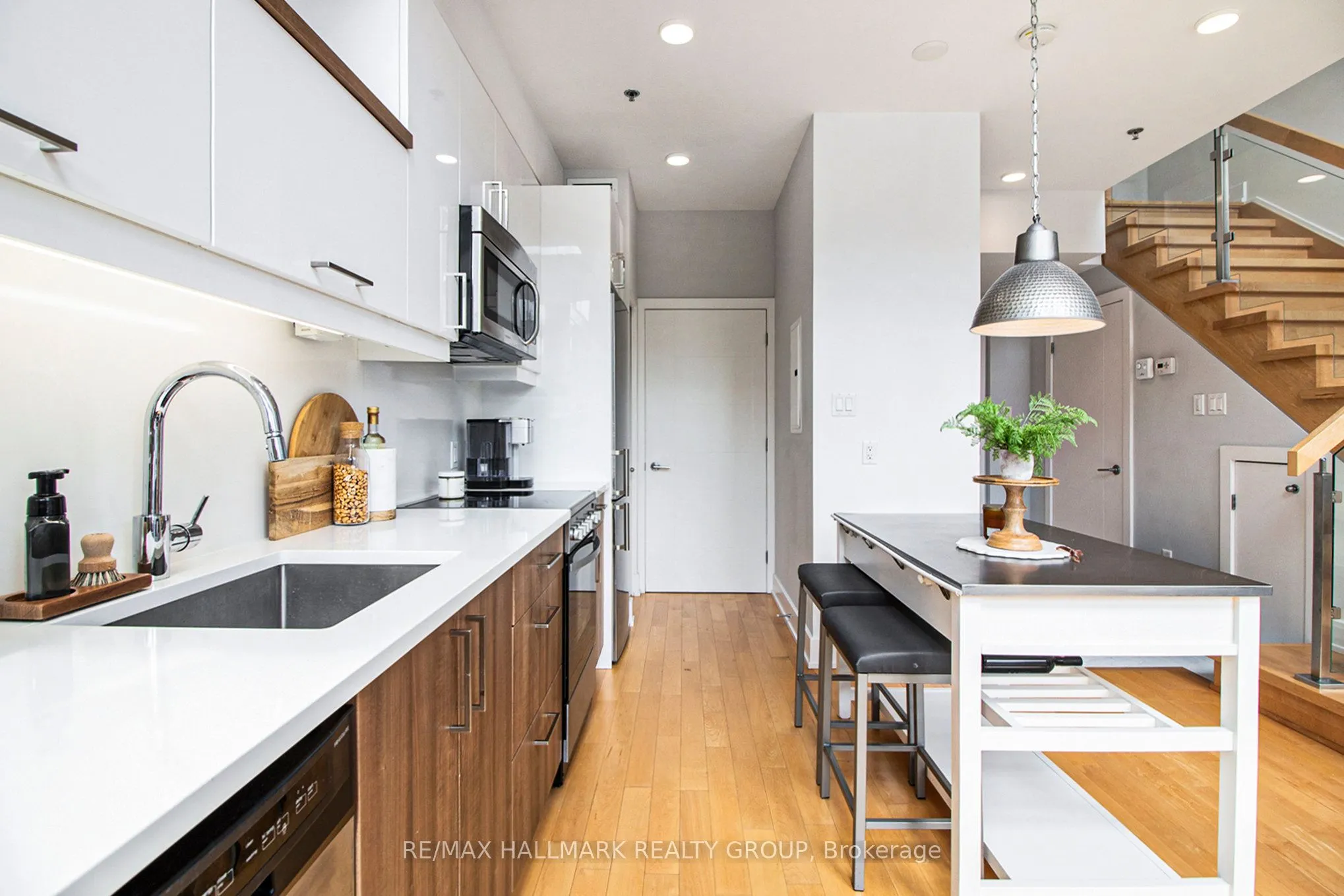 197 Lisgar Street, #213