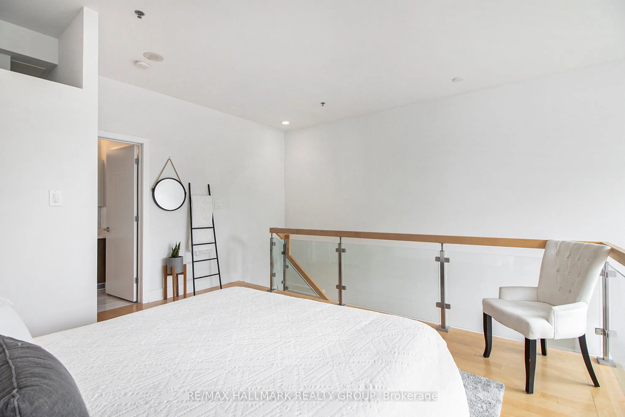 197 Lisgar Street, #213