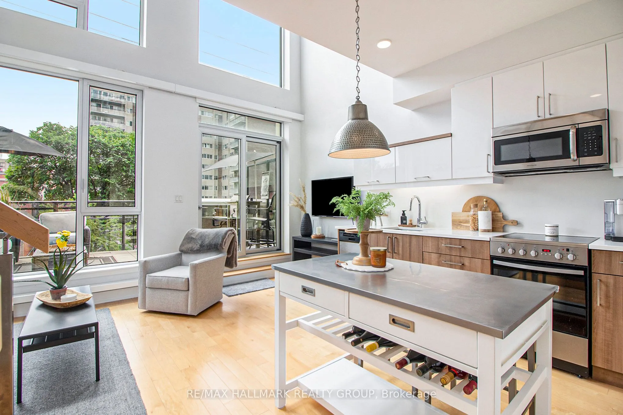 197 Lisgar Street, #213