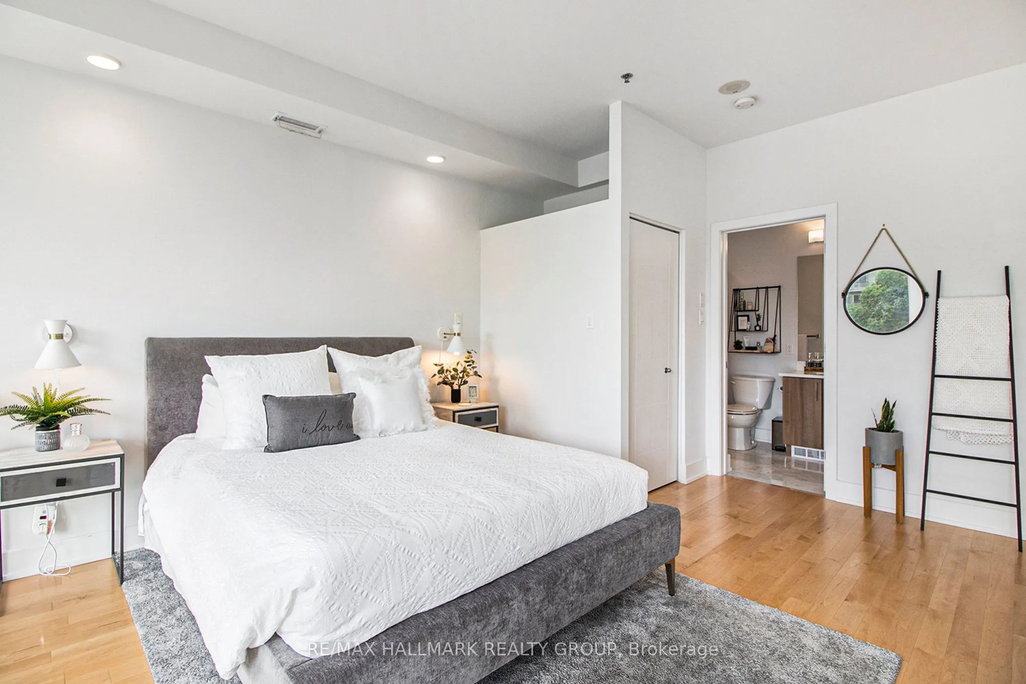 197 Lisgar Street, #213