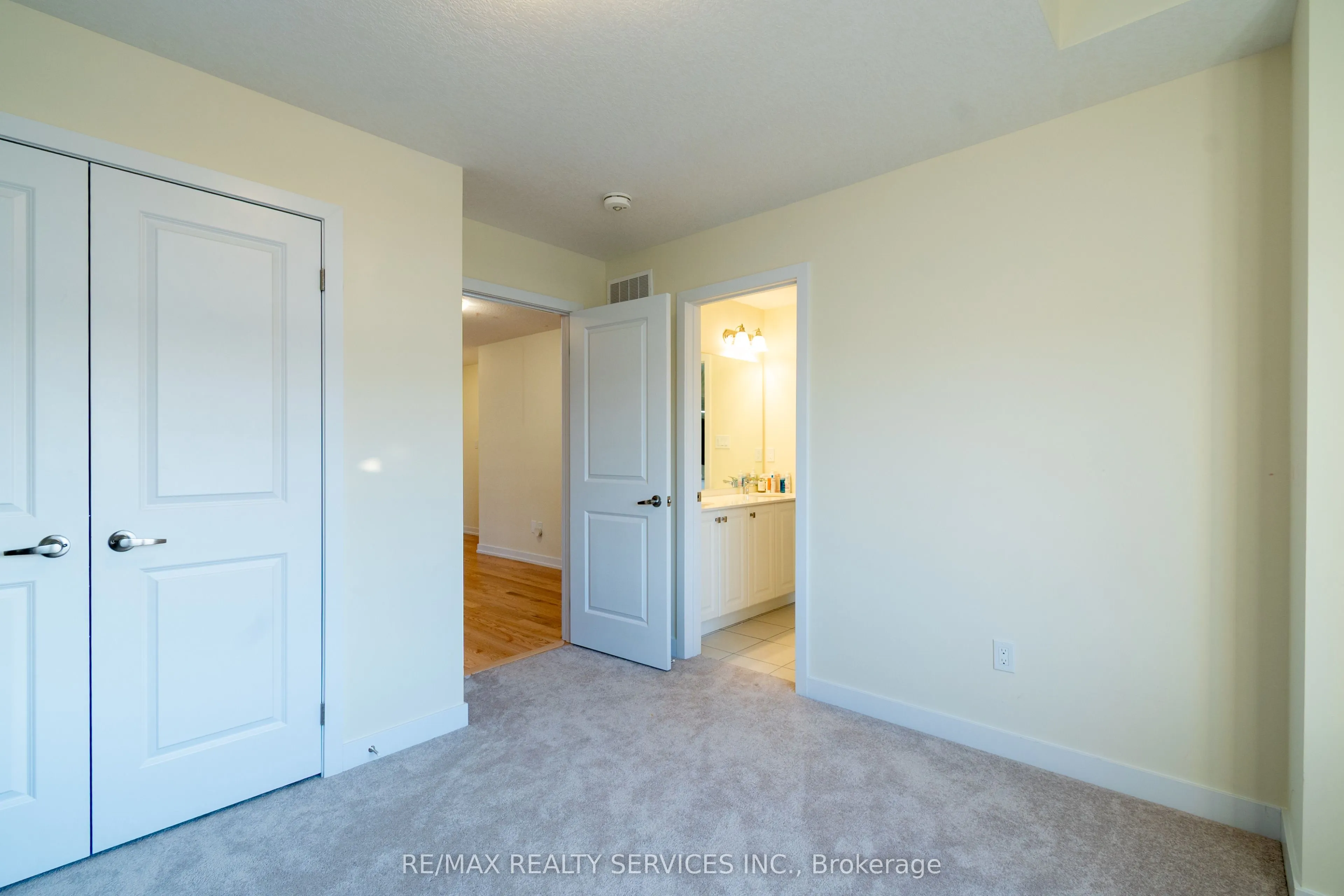 72 Paperbirch Drive