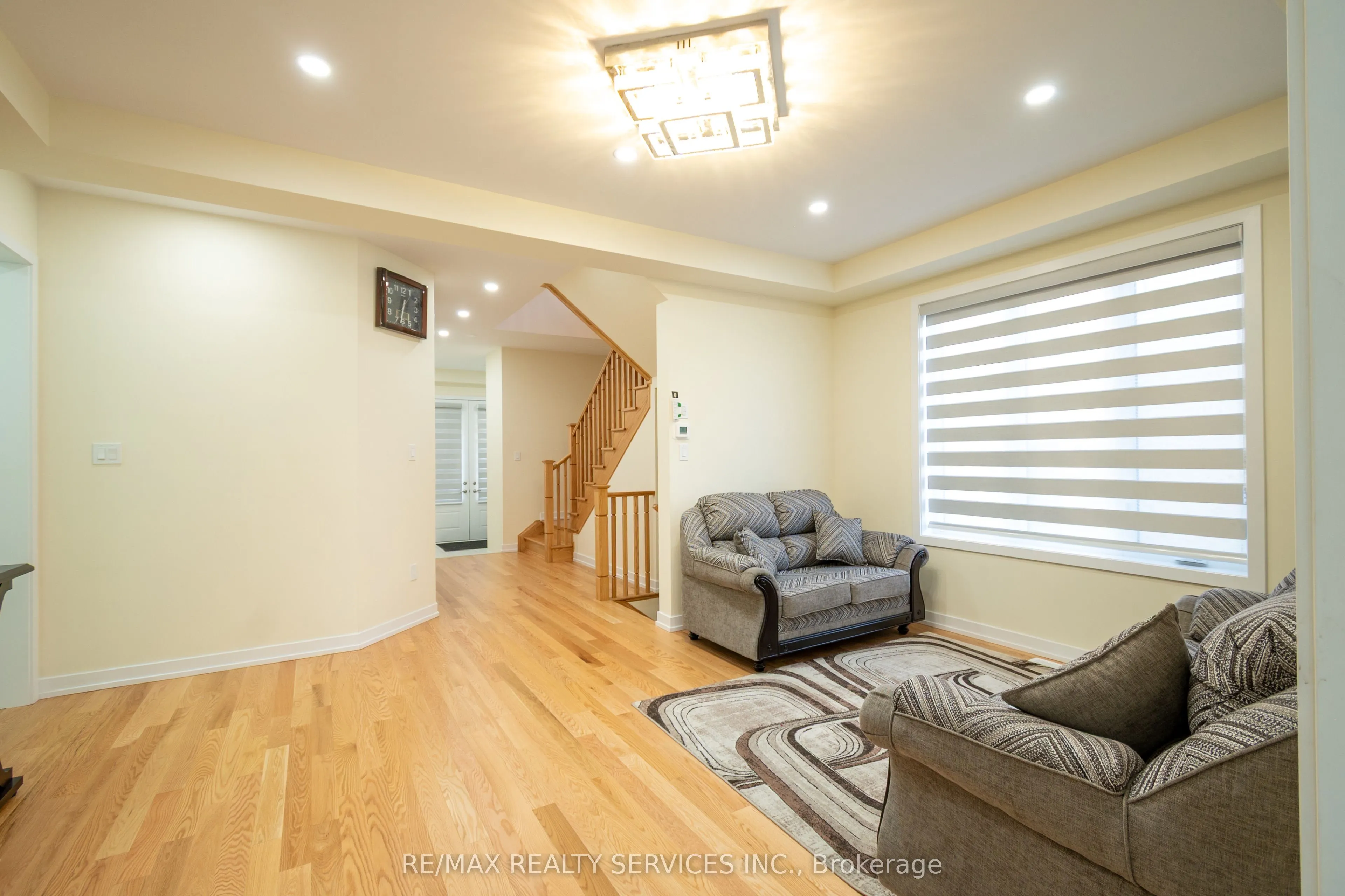 72 Paperbirch Drive