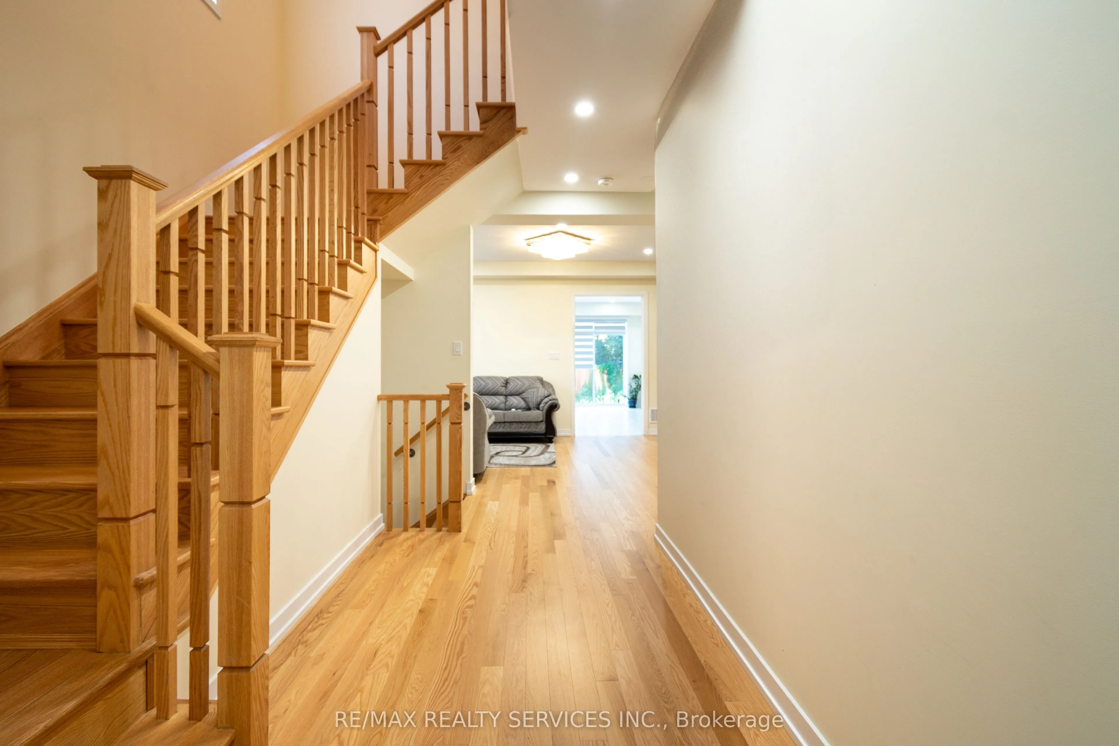 72 Paperbirch Drive
