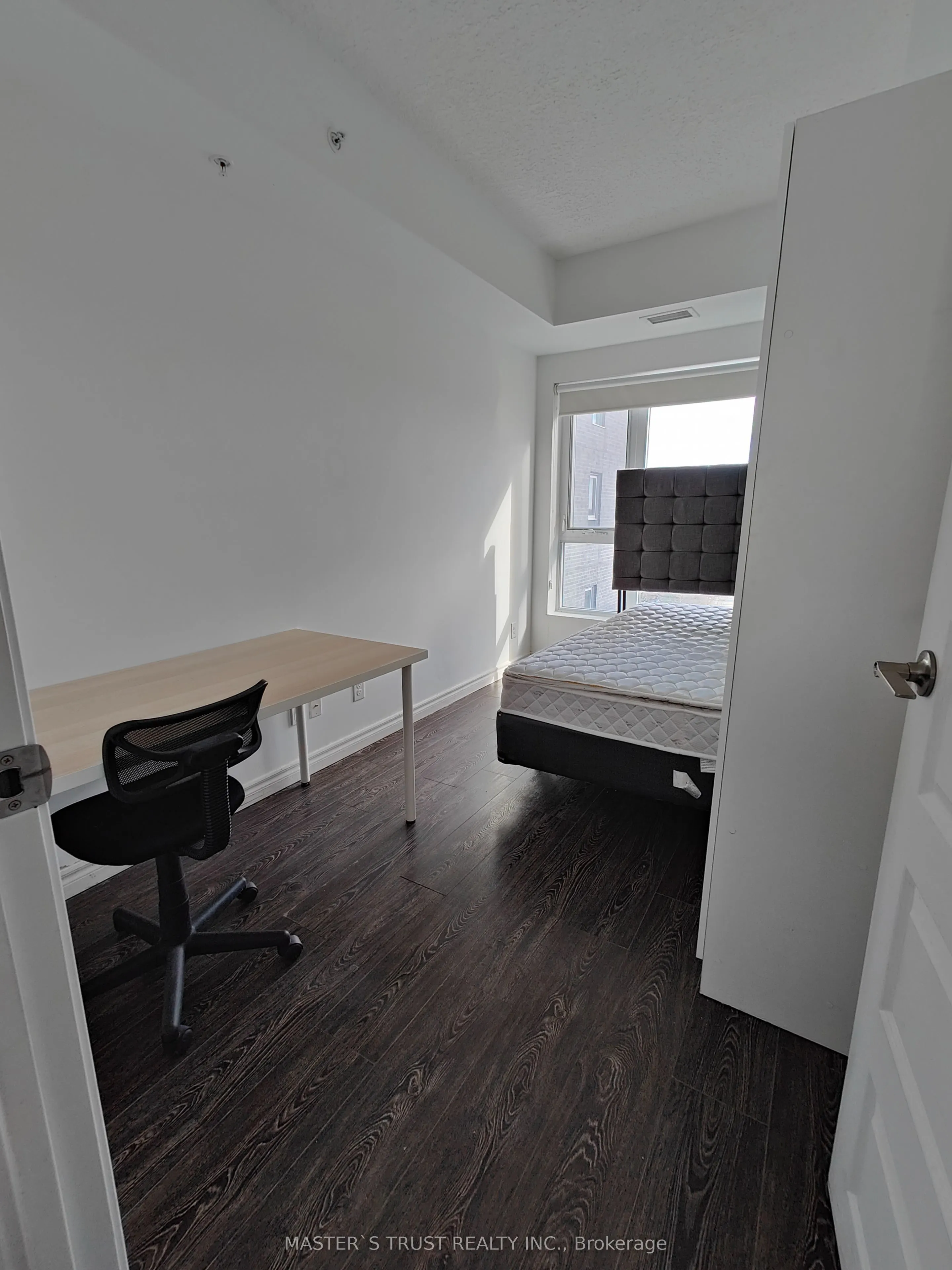 158 King Street N Street, #1208