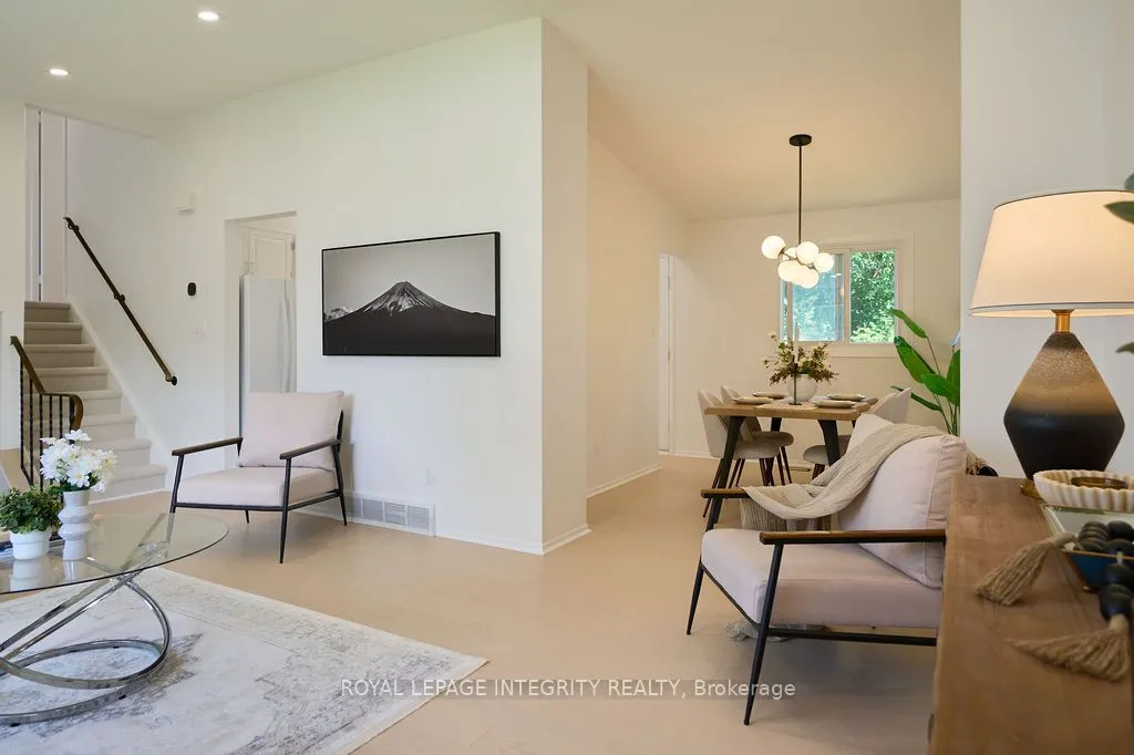 77 Seabrooke Drive