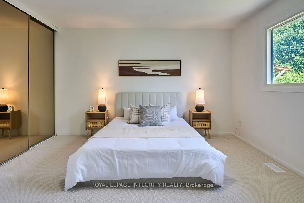 77 Seabrooke Drive