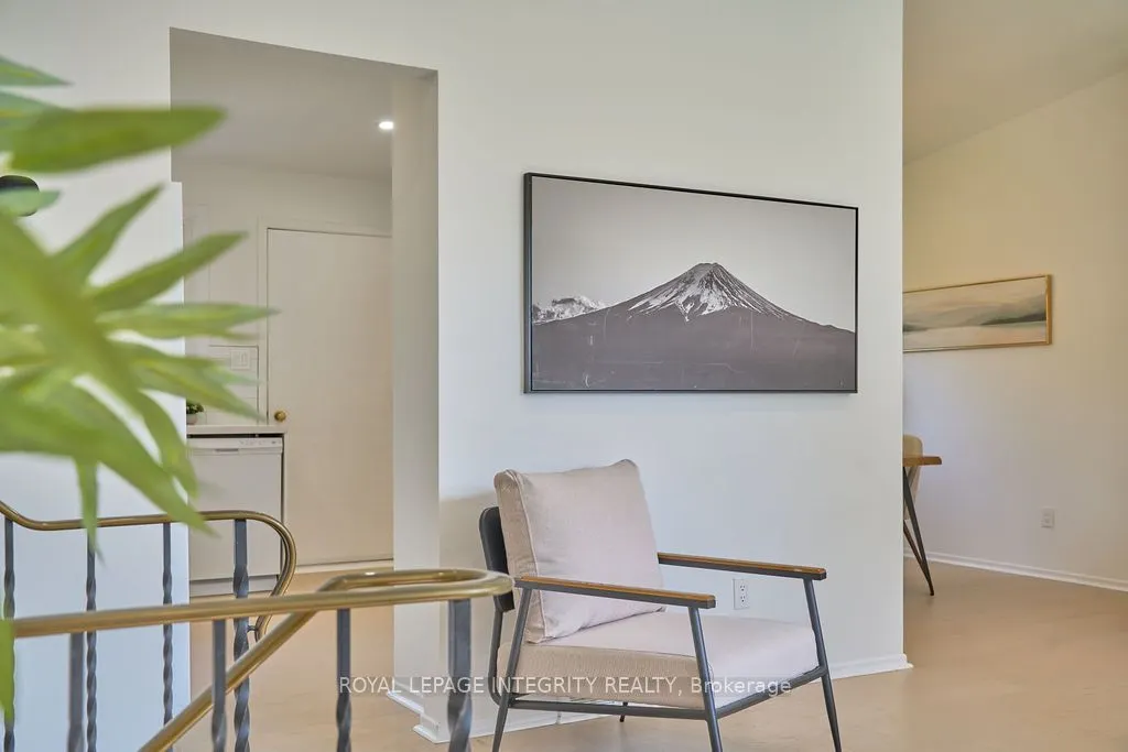 77 Seabrooke Drive