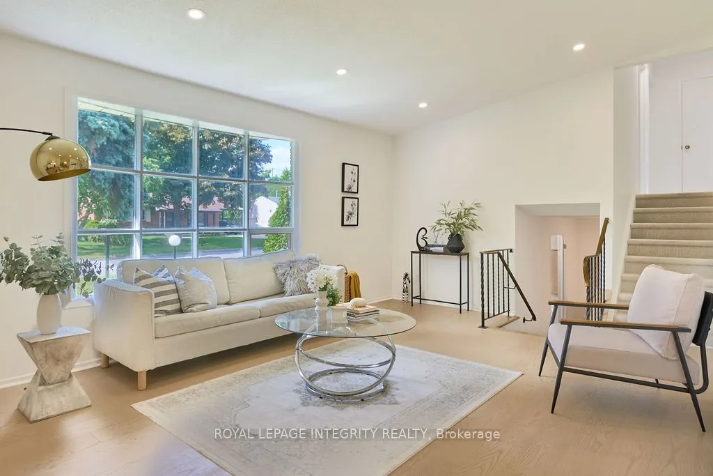 77 Seabrooke Drive