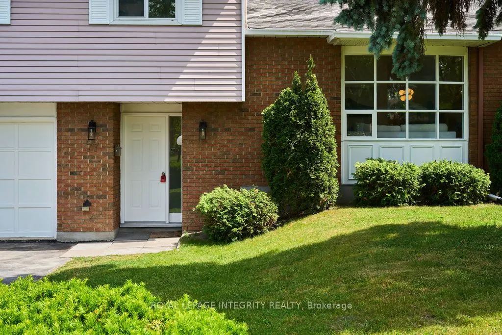 77 Seabrooke Drive