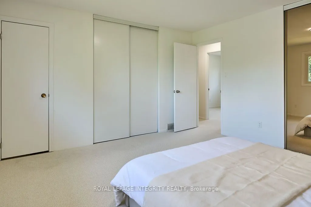 77 Seabrooke Drive