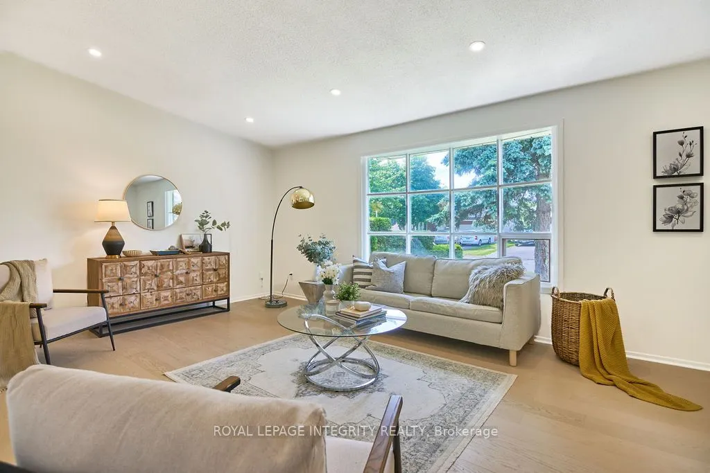 77 Seabrooke Drive