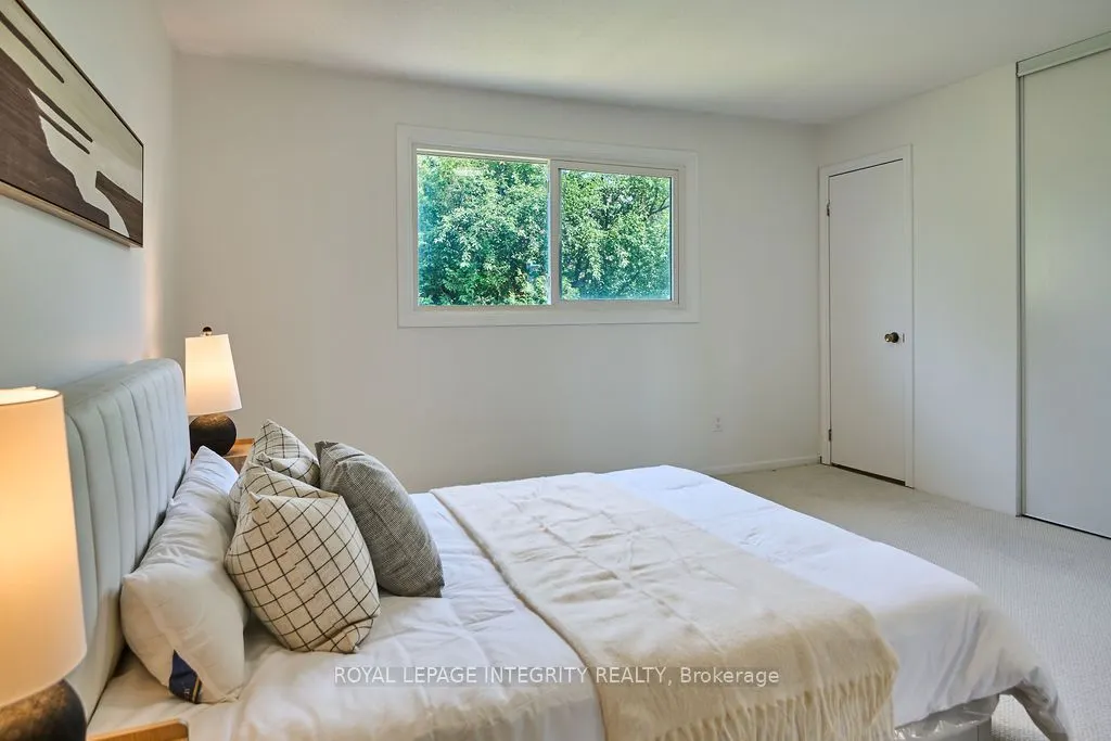 77 Seabrooke Drive