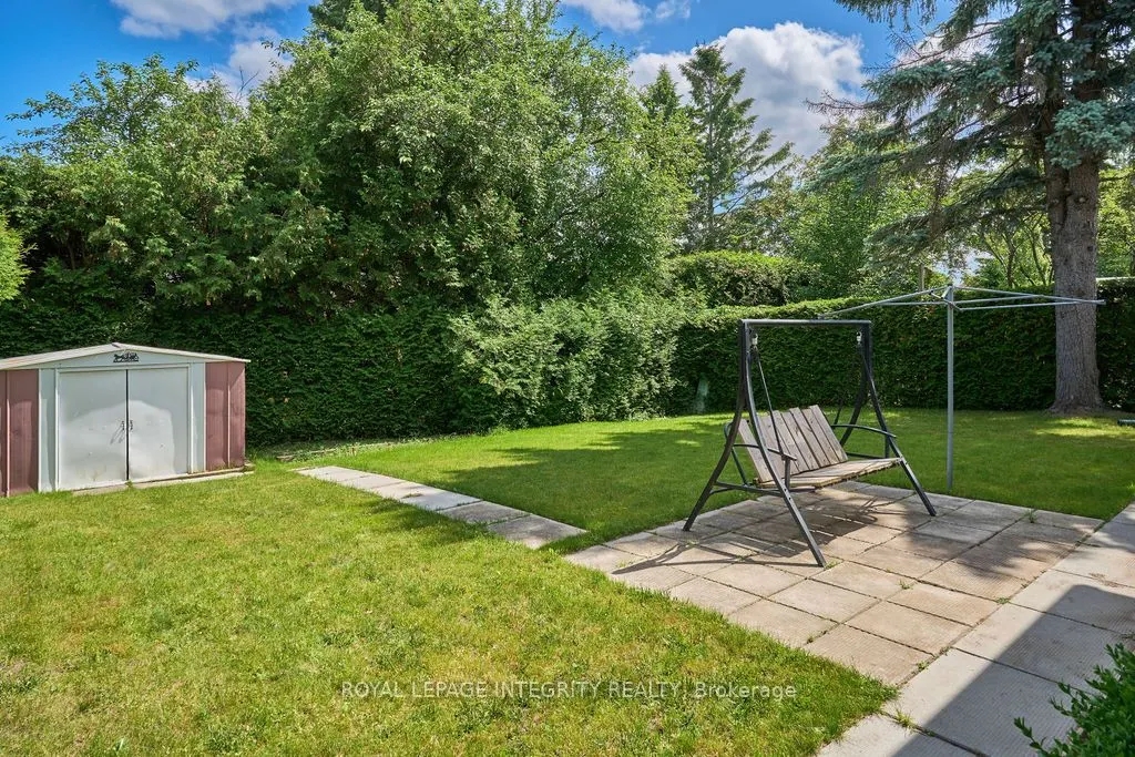 77 Seabrooke Drive