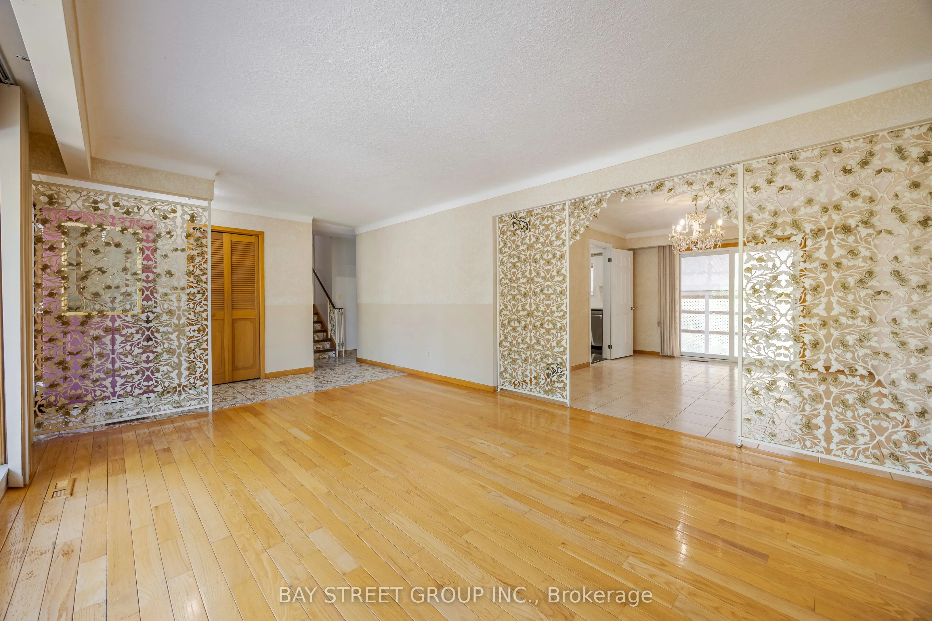 29 West Street N, #Upper
