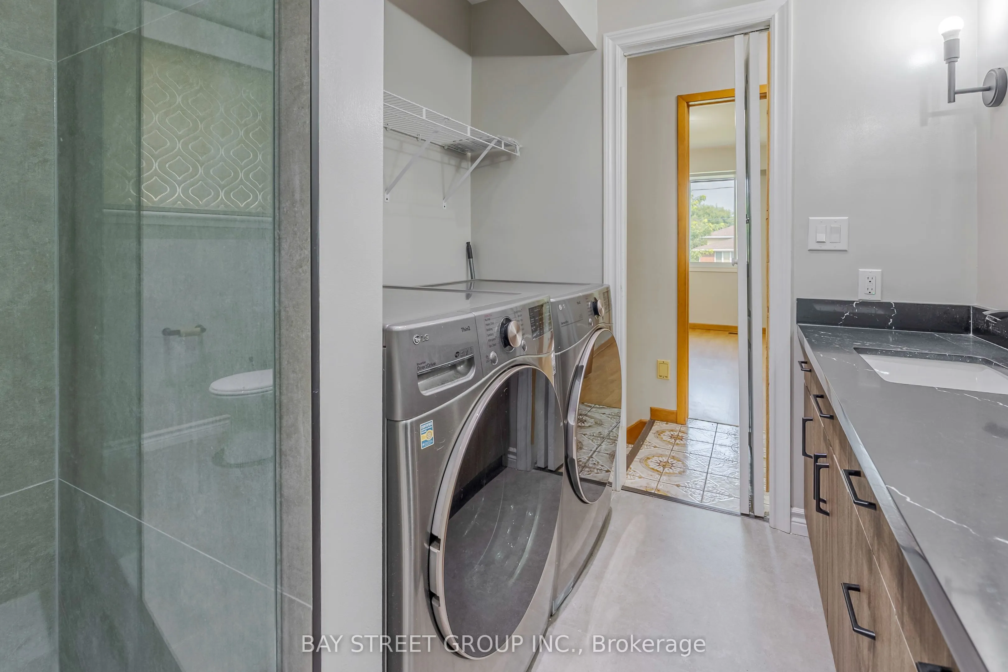 29 West Street N, #Upper