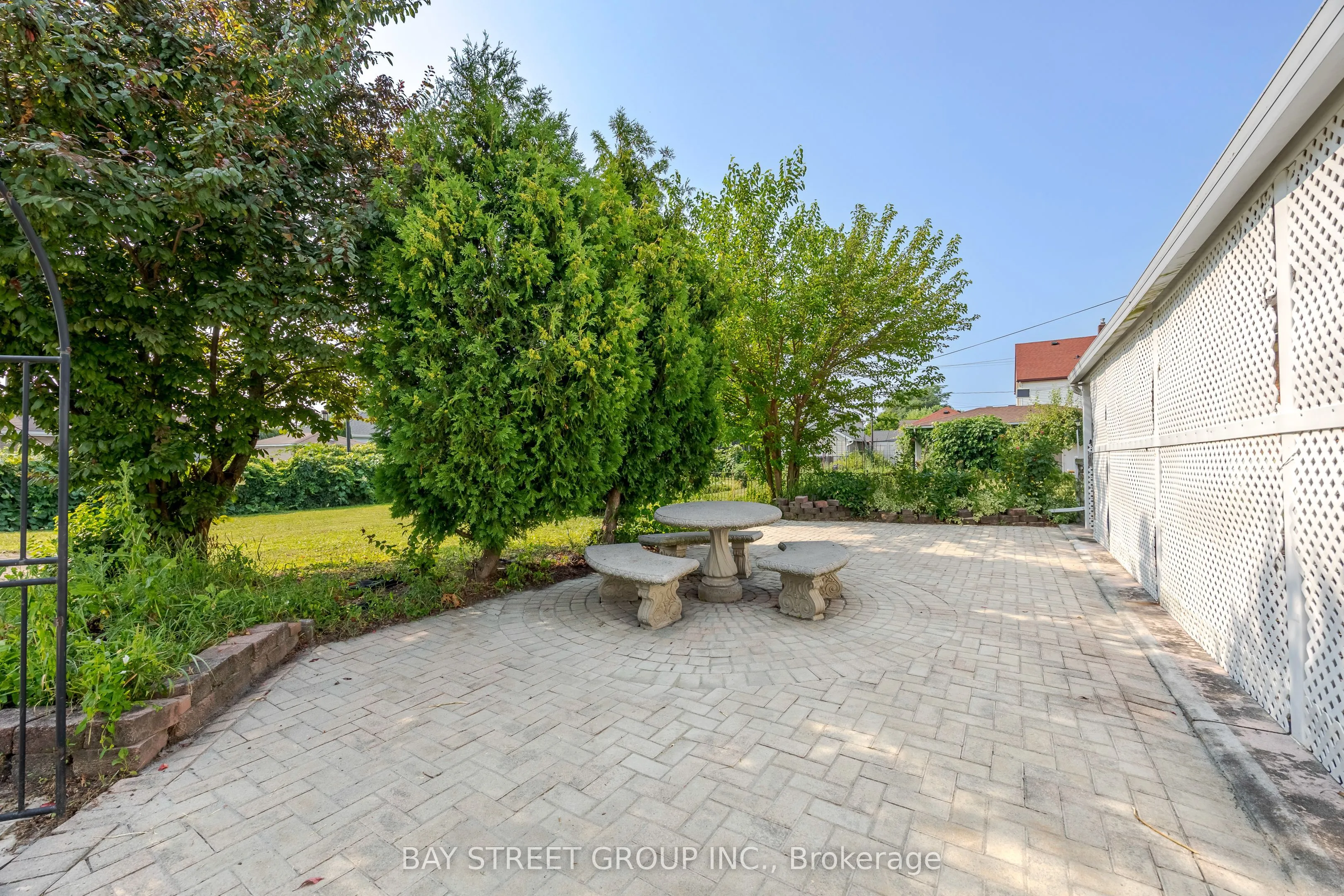 29 West Street N, #Upper