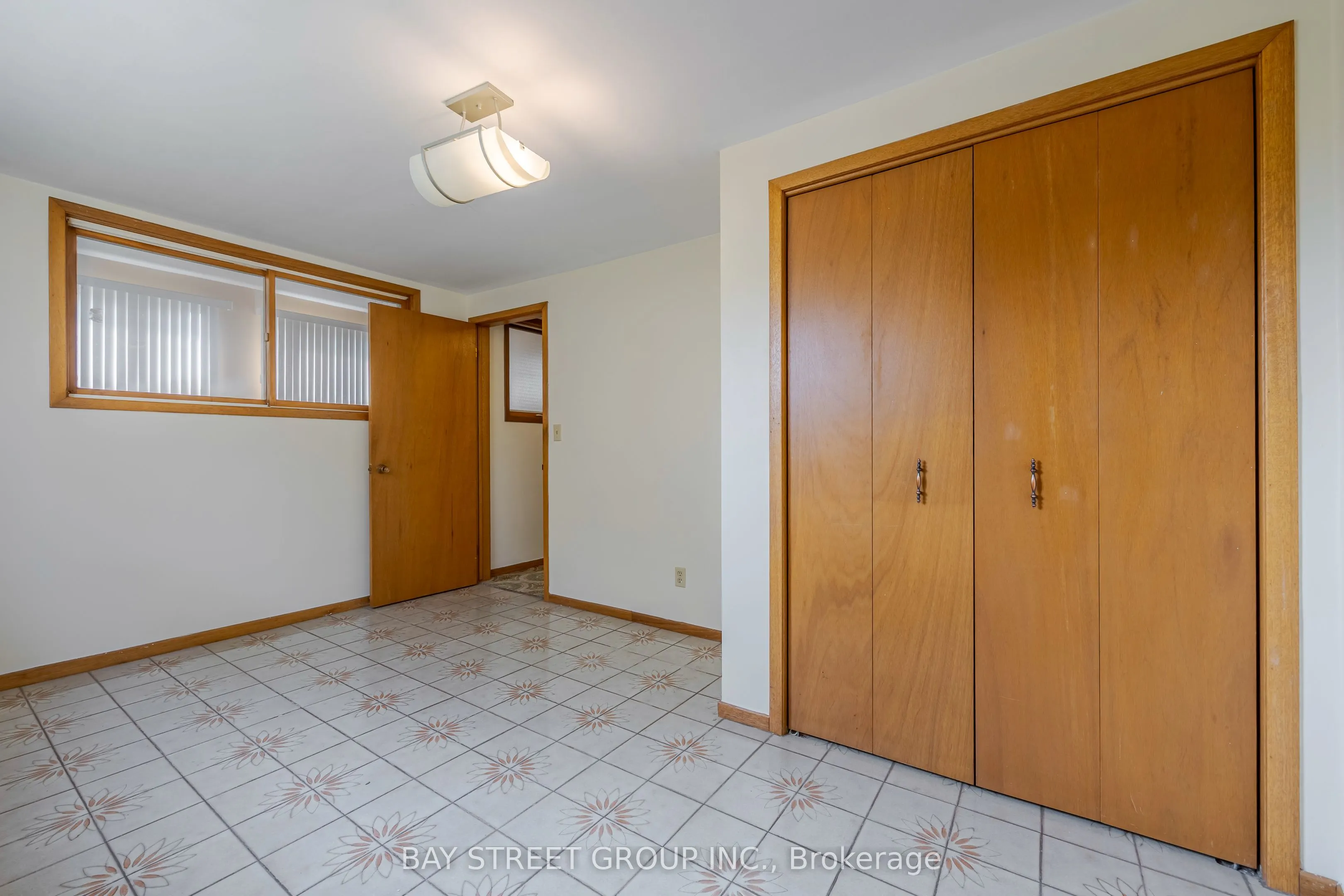 29 West Street N, #Lower