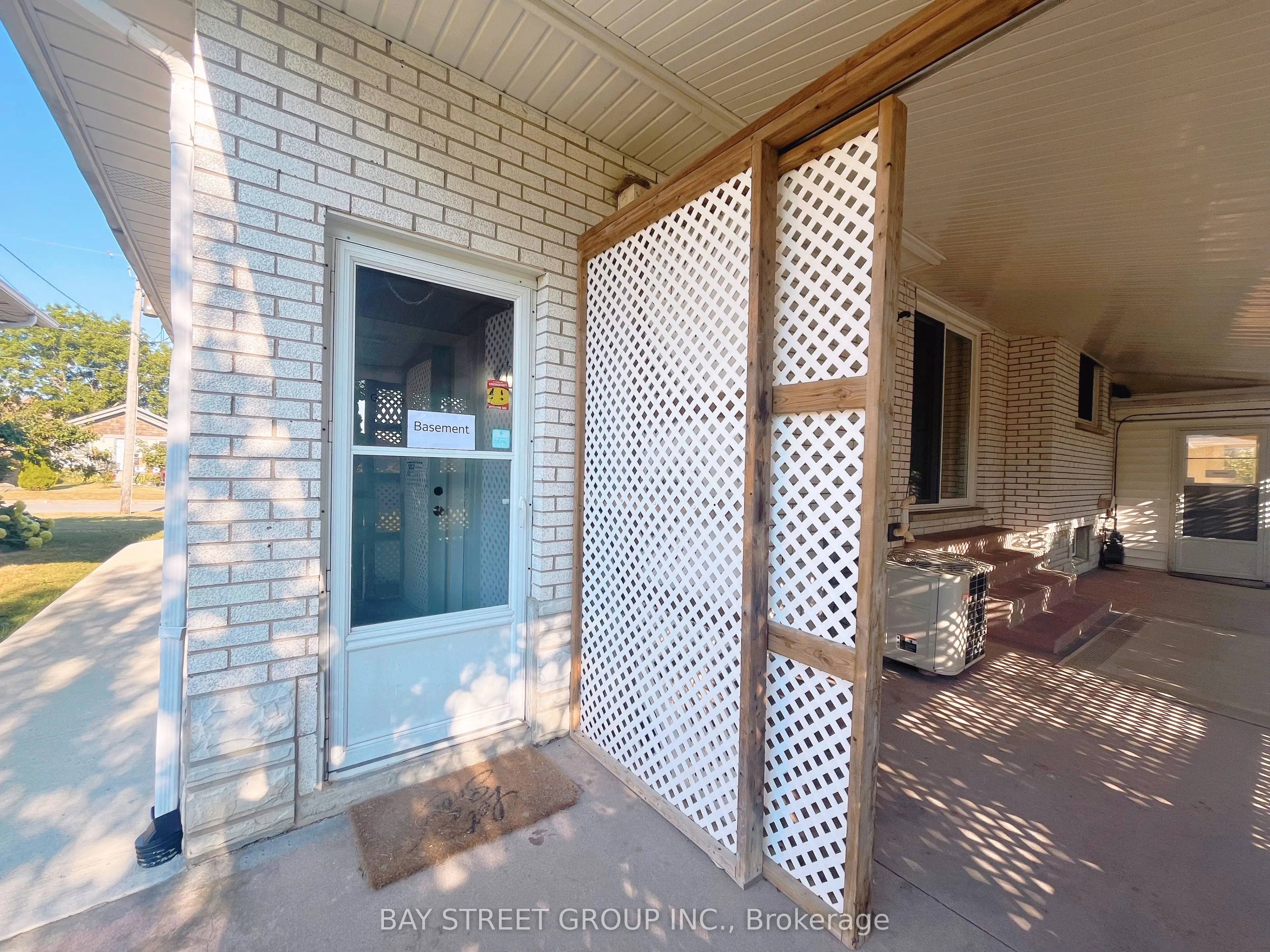 29 West Street N, #Lower