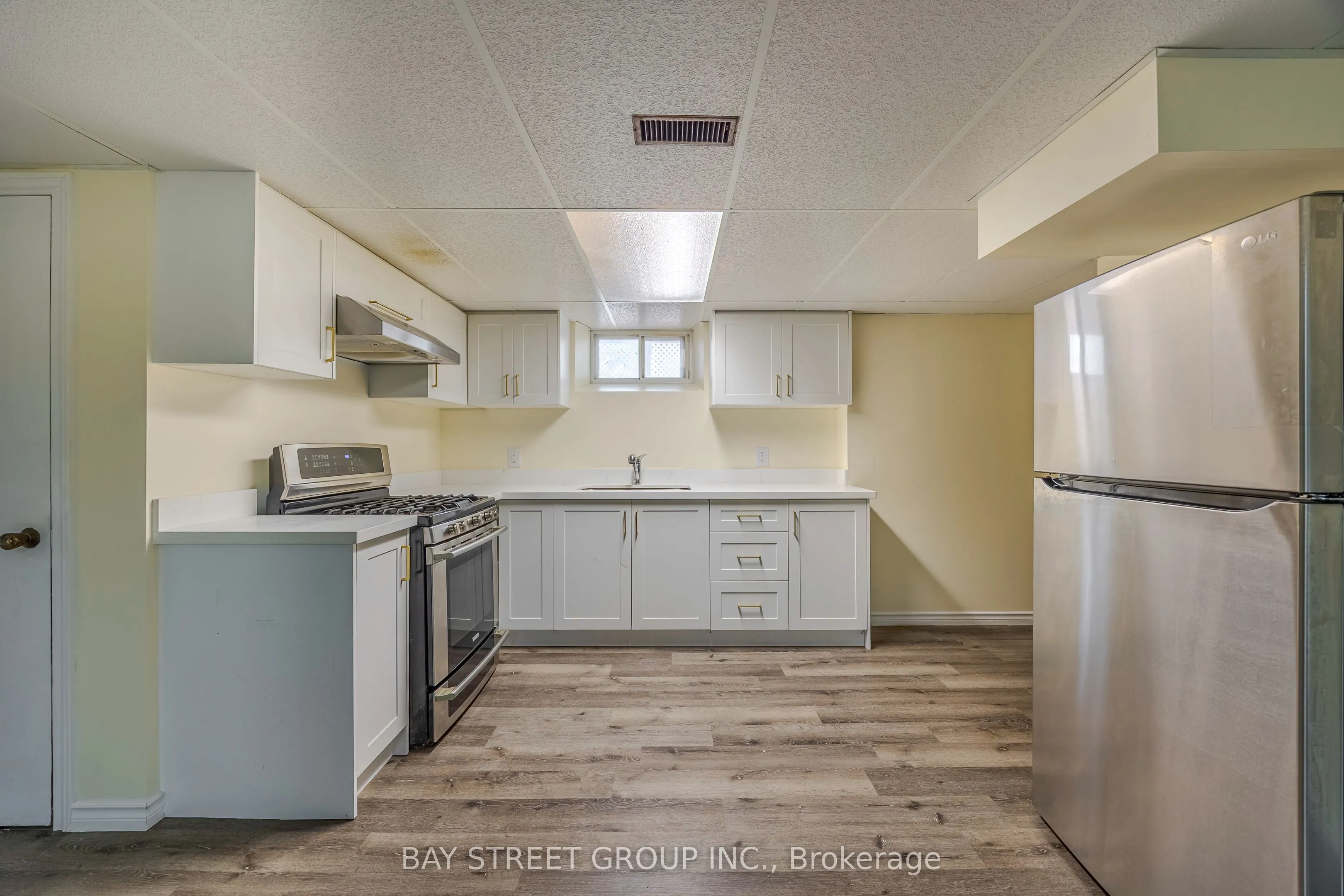 29 West Street N, #Lower