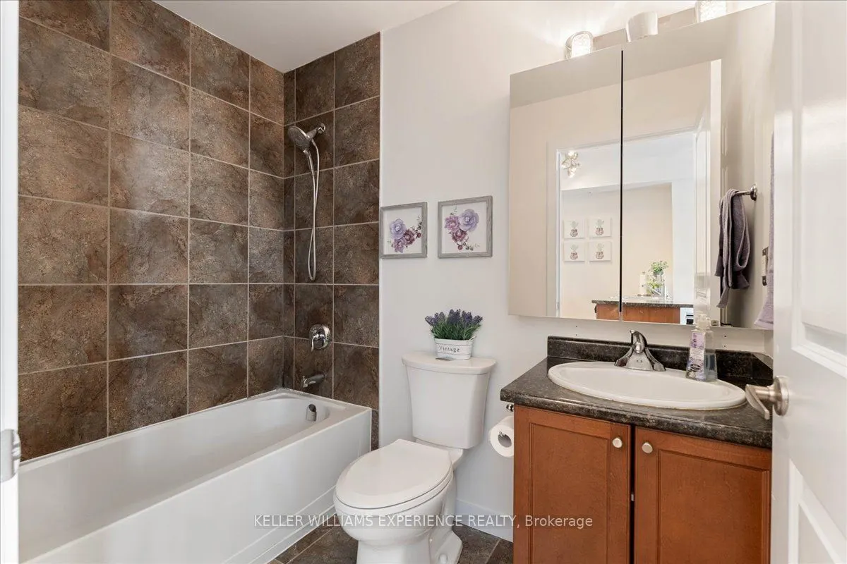 85 Robinson Street, #808