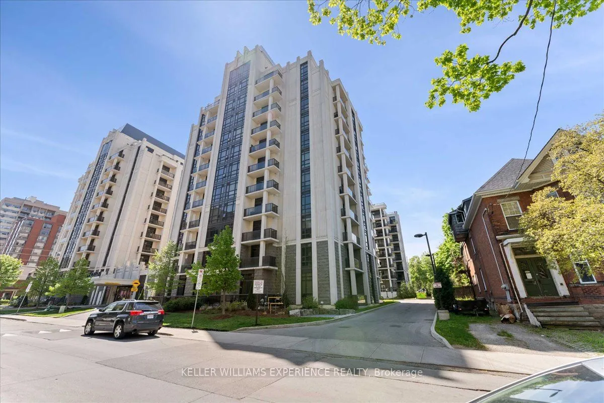 85 Robinson Street, #808