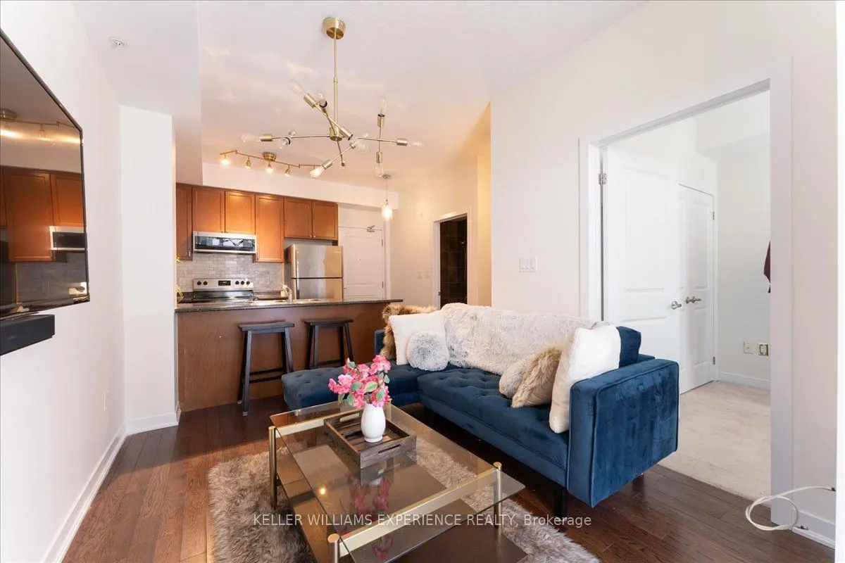 85 Robinson Street, #808