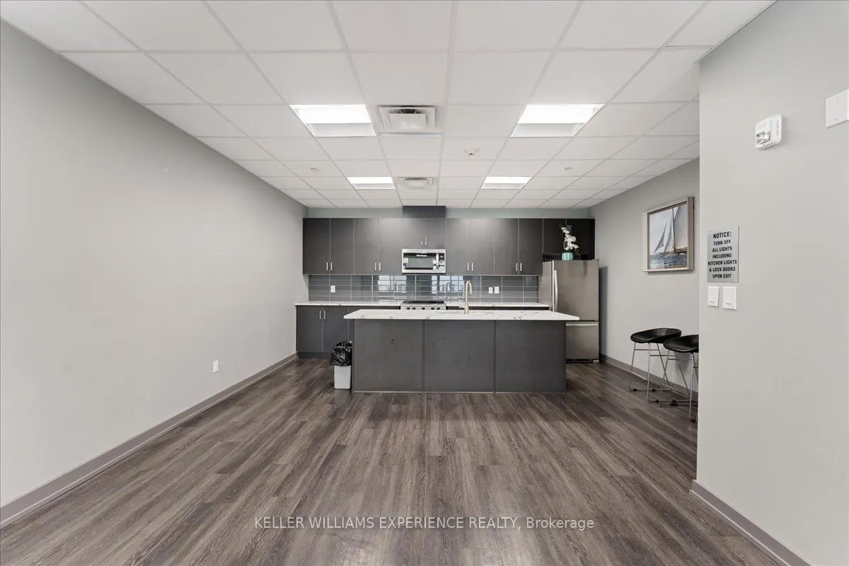 85 Robinson Street, #808