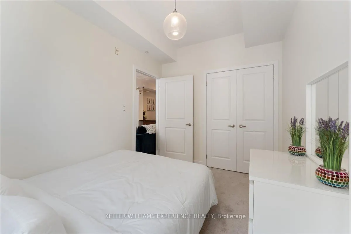 85 Robinson Street, #808