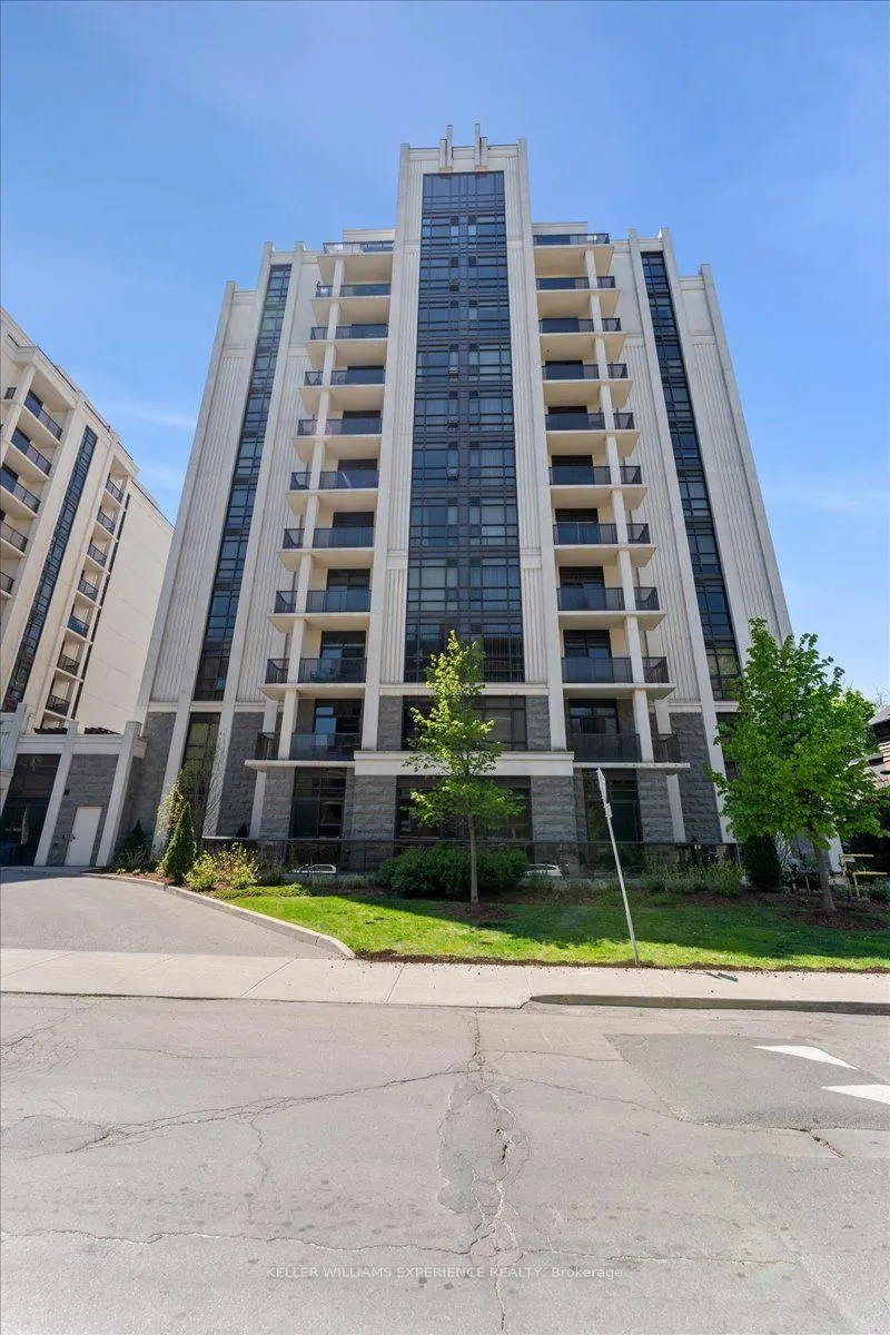 85 Robinson Street, #808