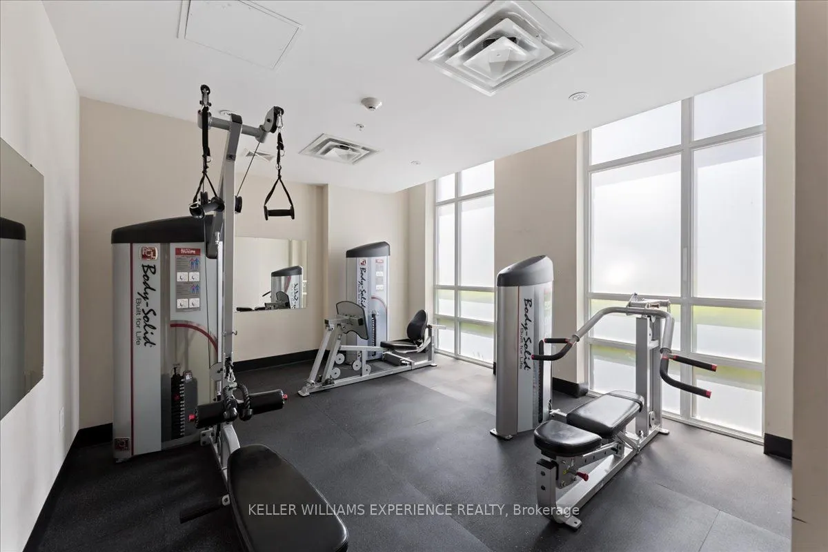 85 Robinson Street, #808