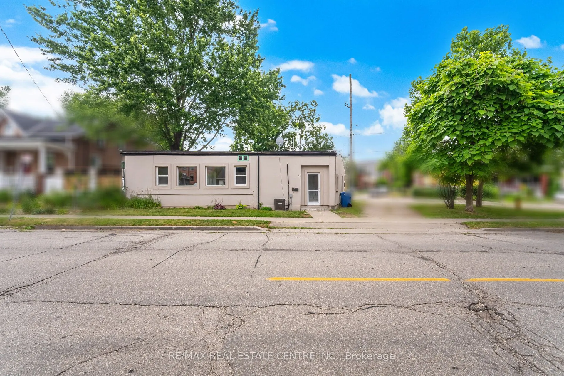 1 Ontario Street