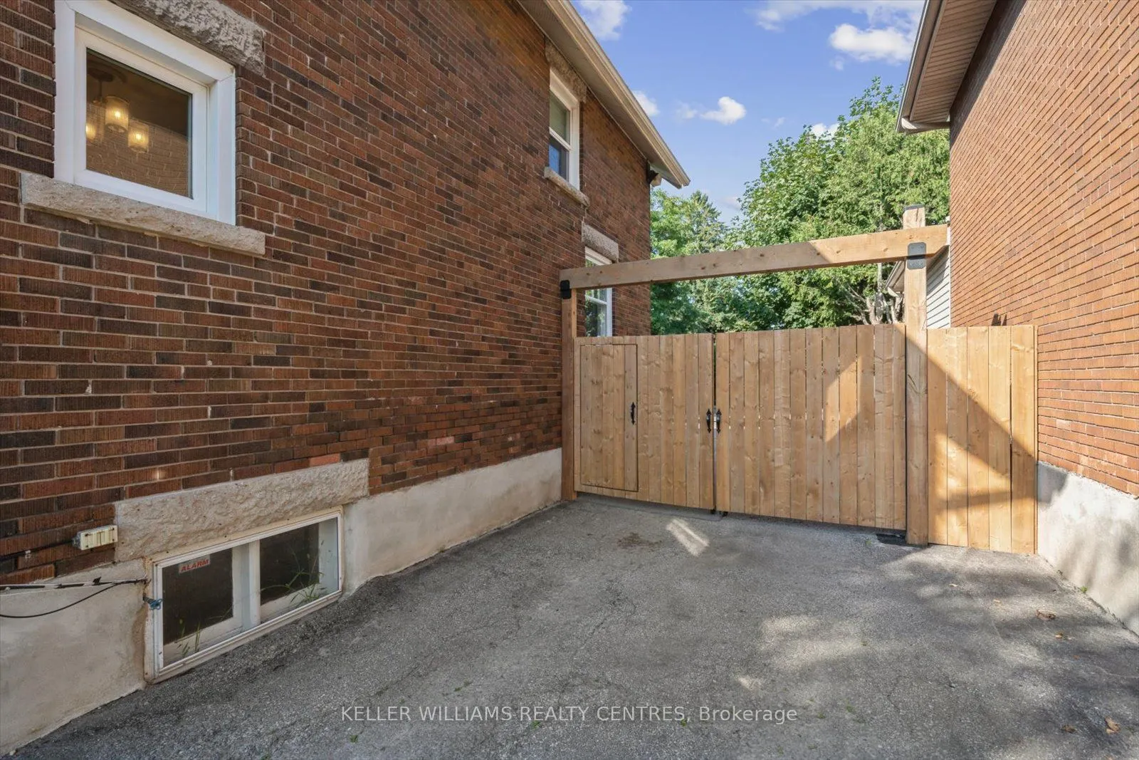 591 Woolwich Street