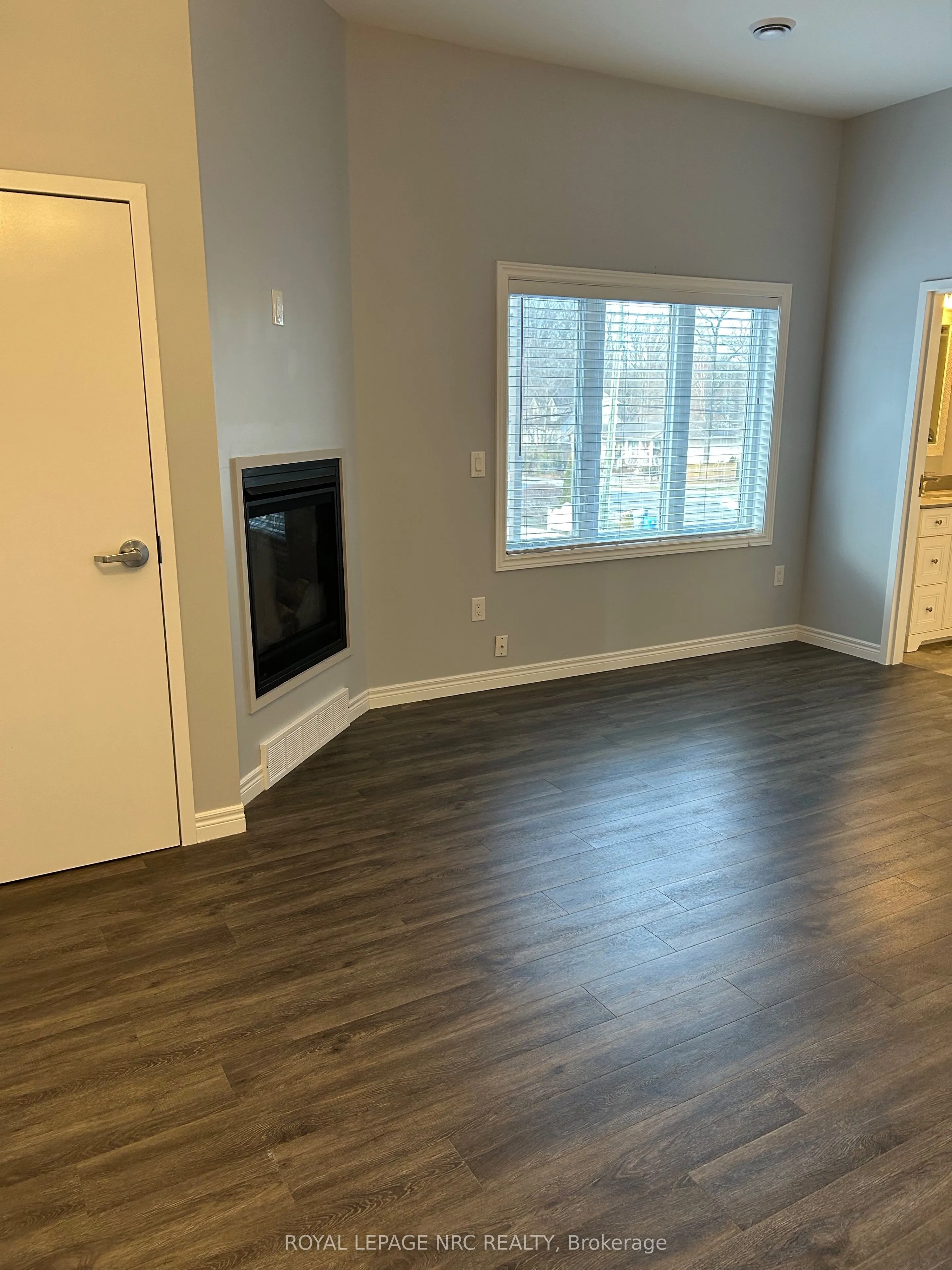 376 Mary Street, #2A