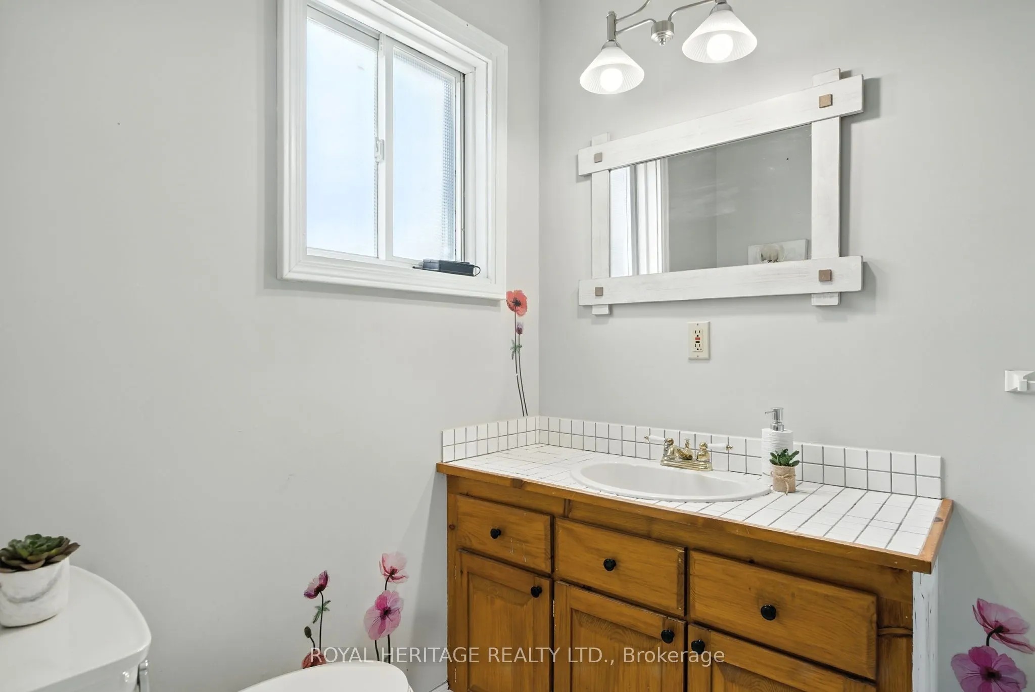 60 Booth Street S