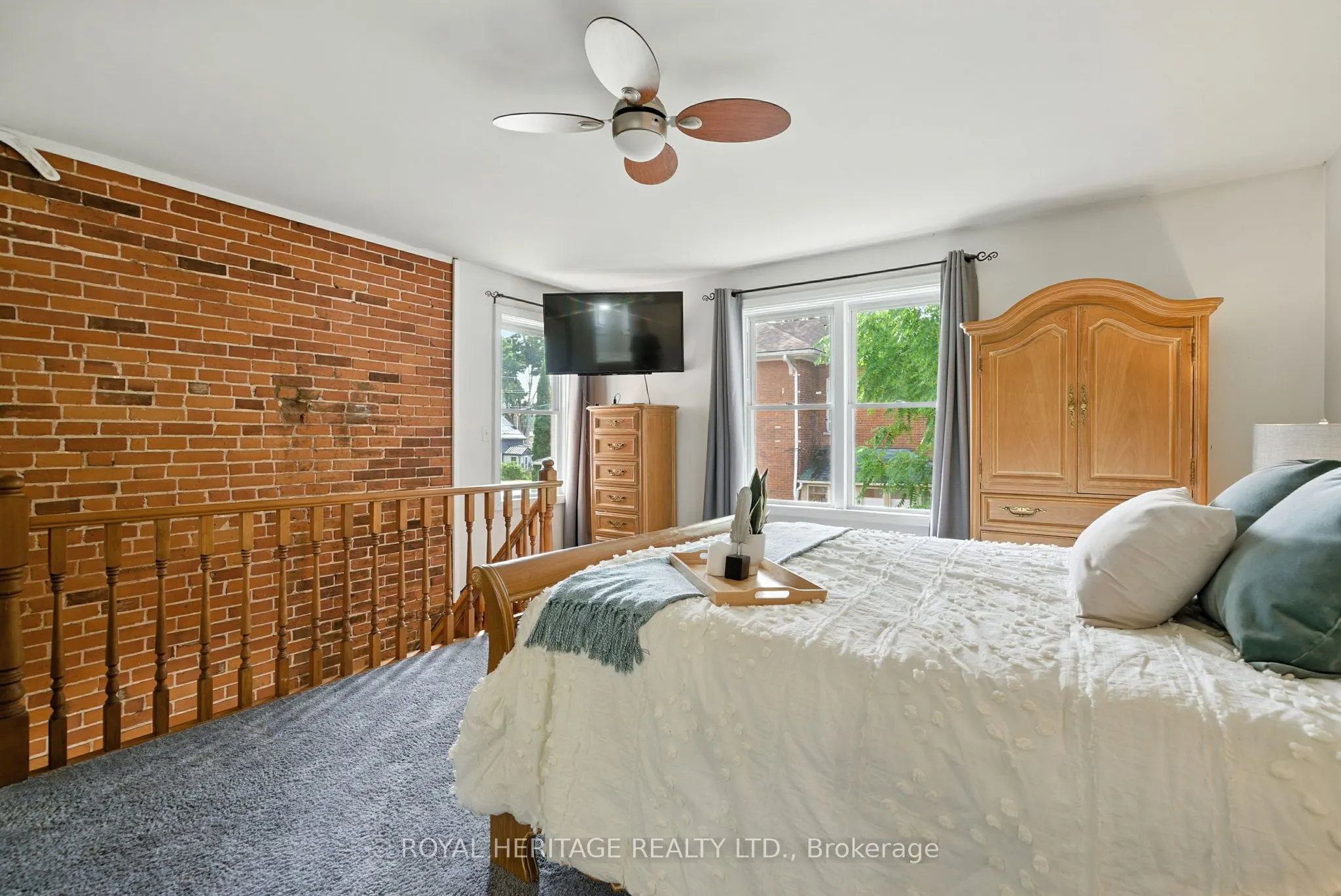 60 Booth Street S