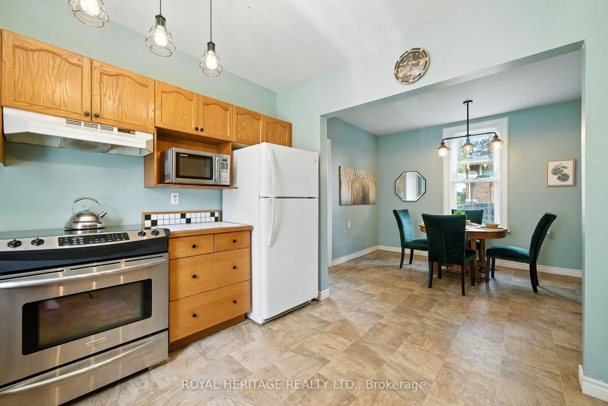 60 Booth Street S