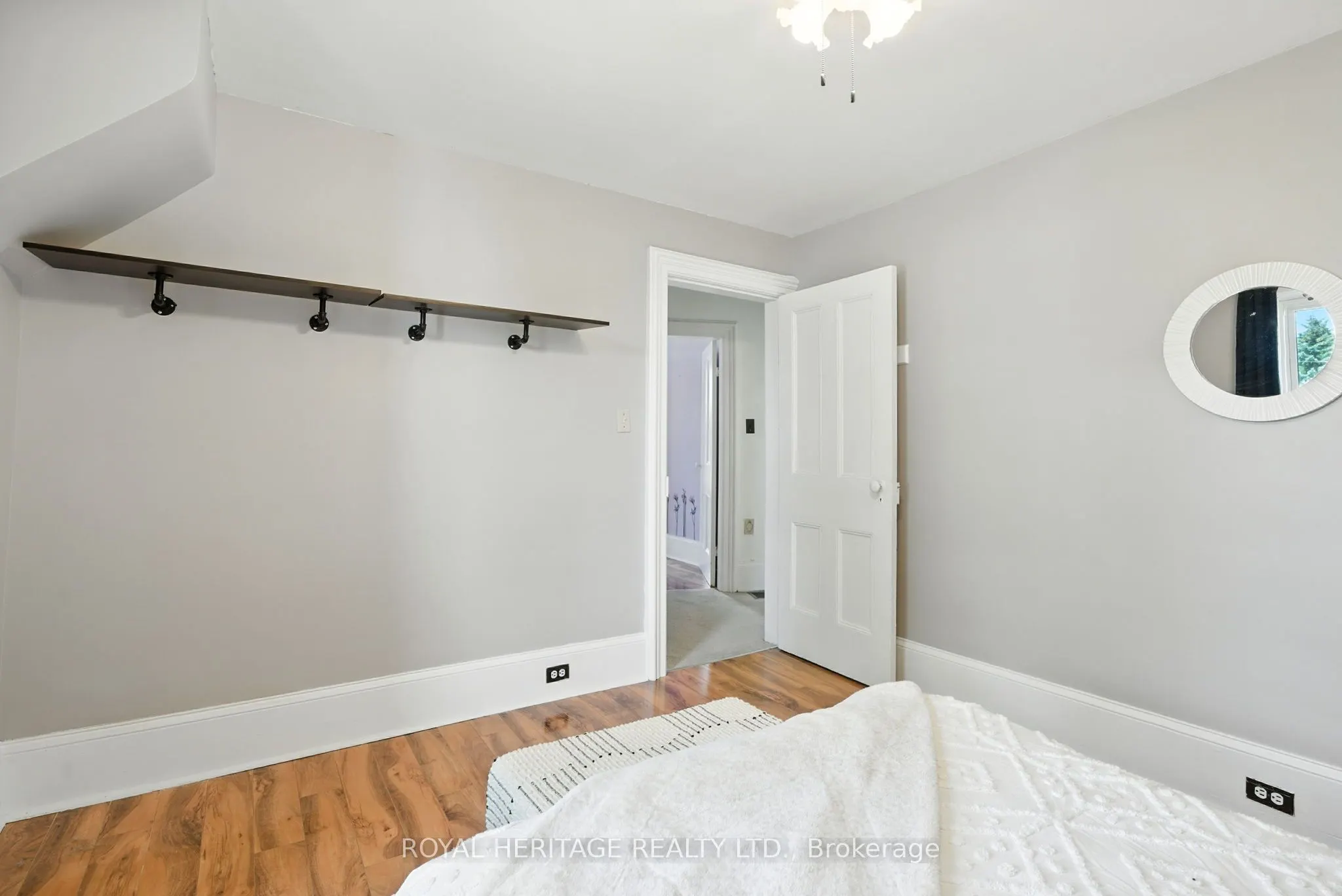 60 Booth Street S