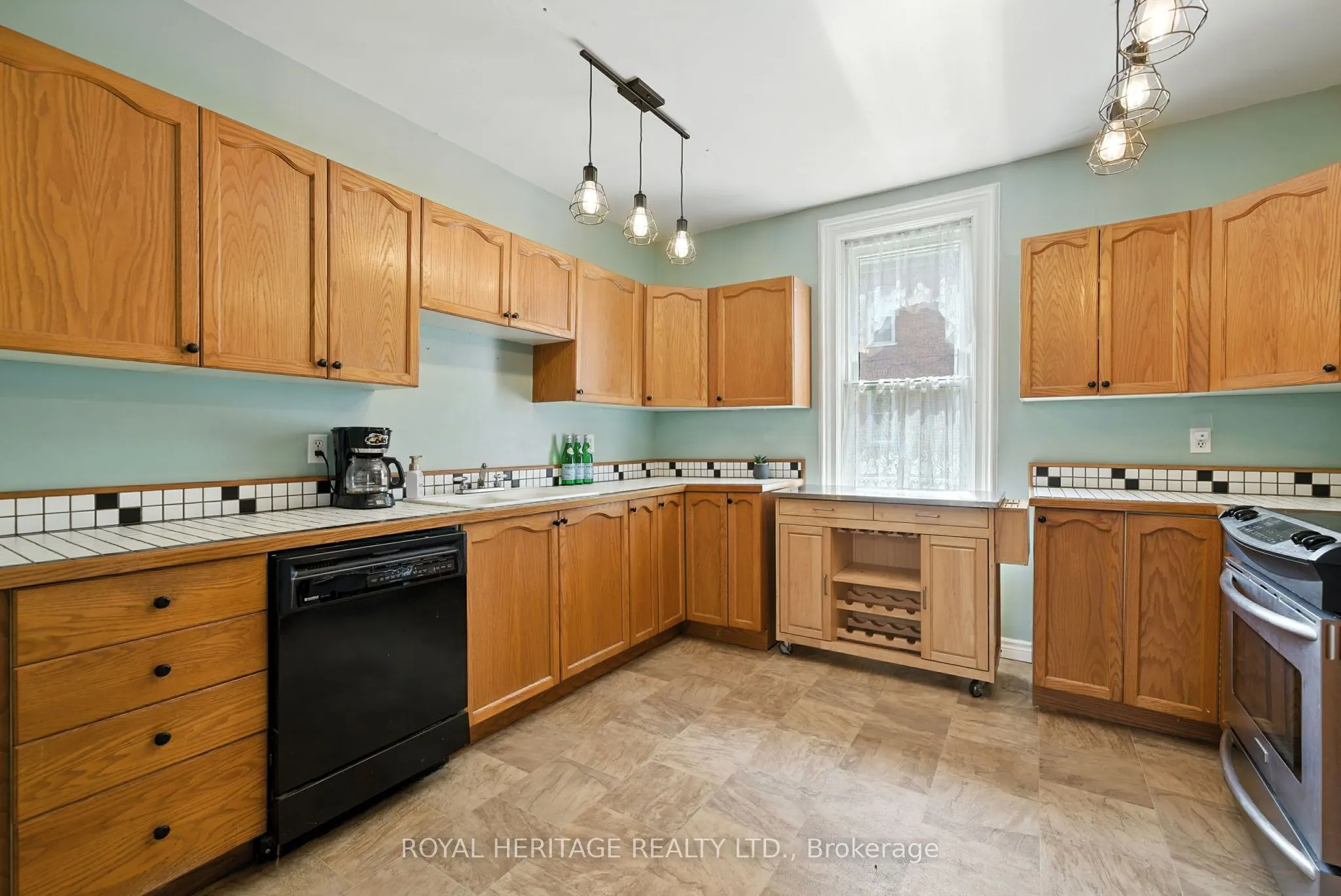 60 Booth Street S