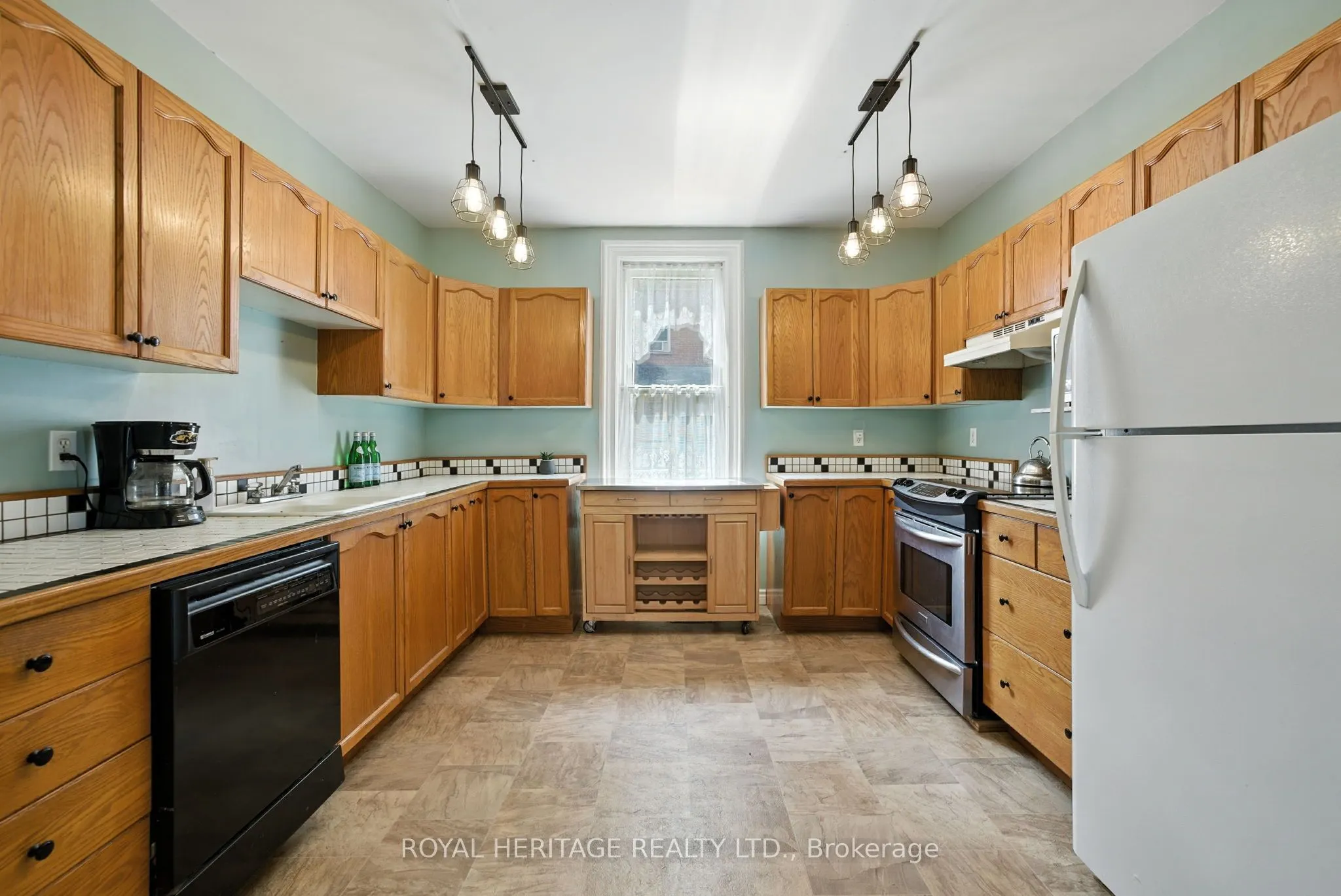 60 Booth Street S