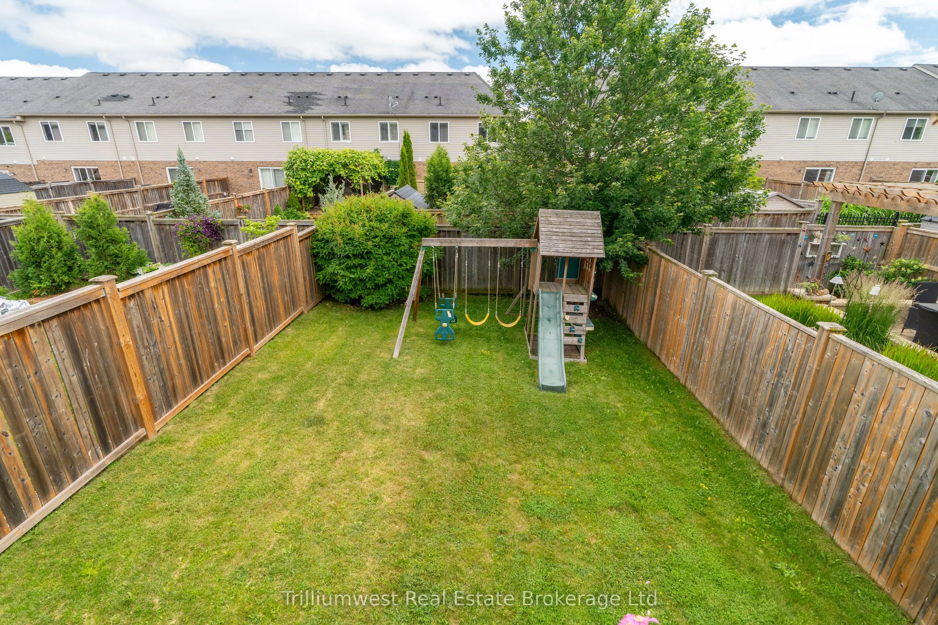 210 Couling Crescent