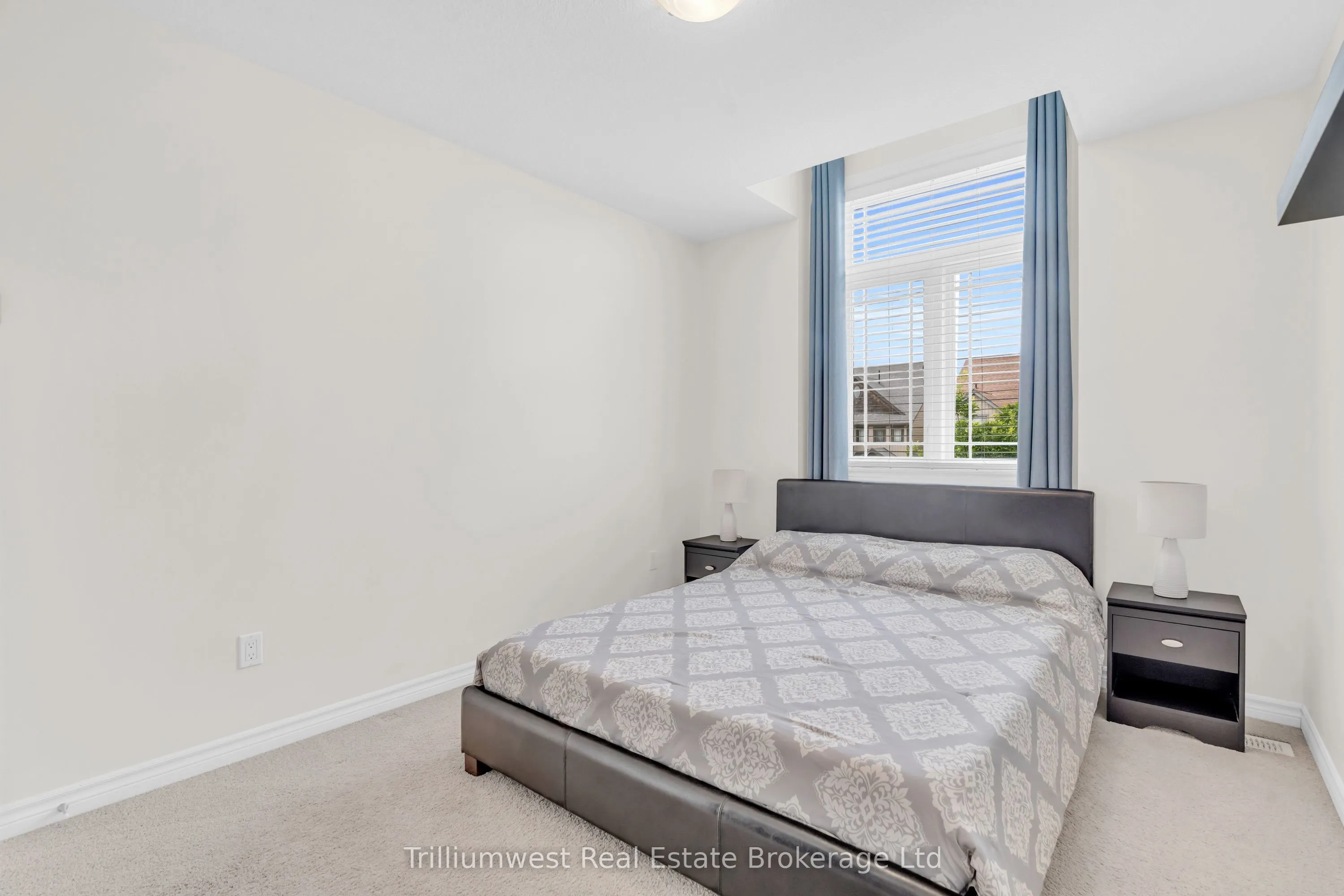 210 Couling Crescent
