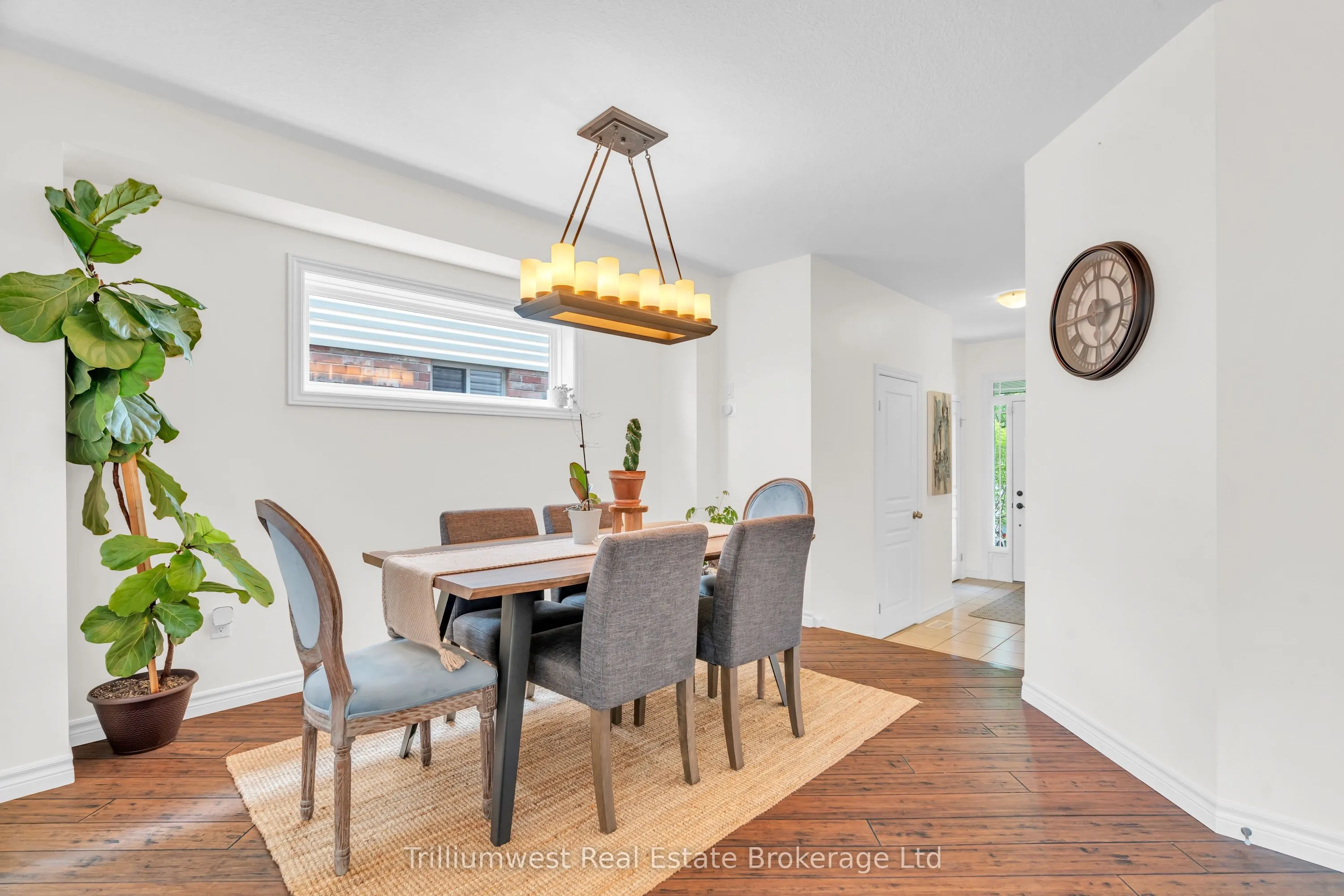 210 Couling Crescent