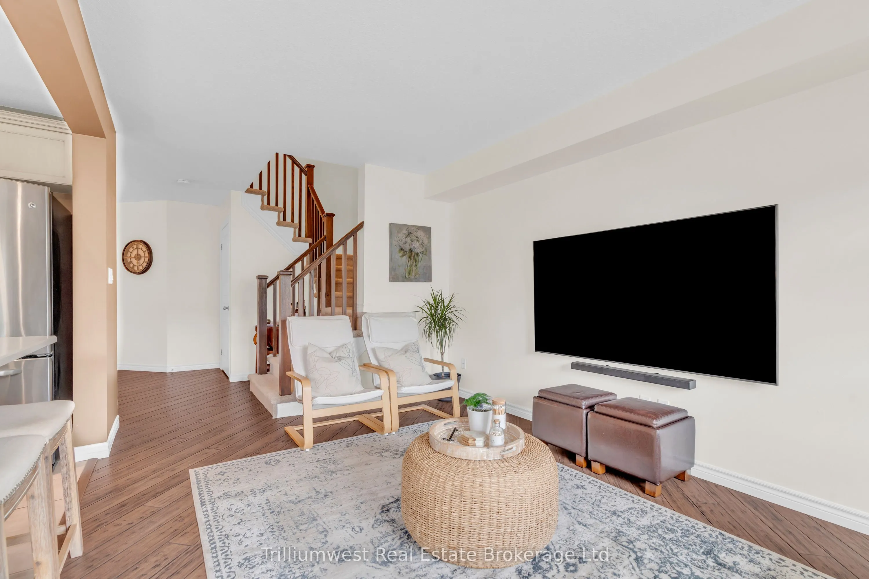 210 Couling Crescent