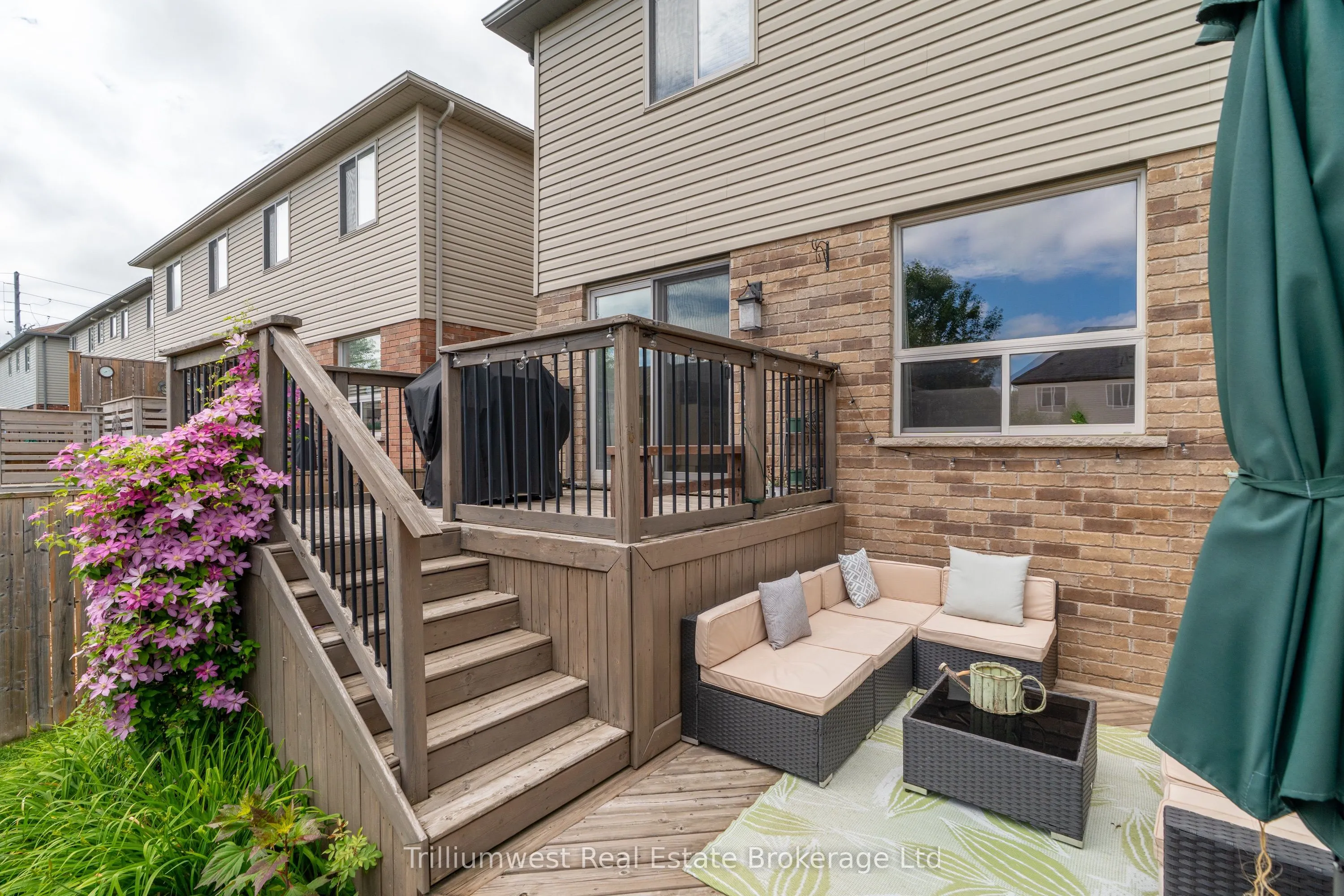210 Couling Crescent