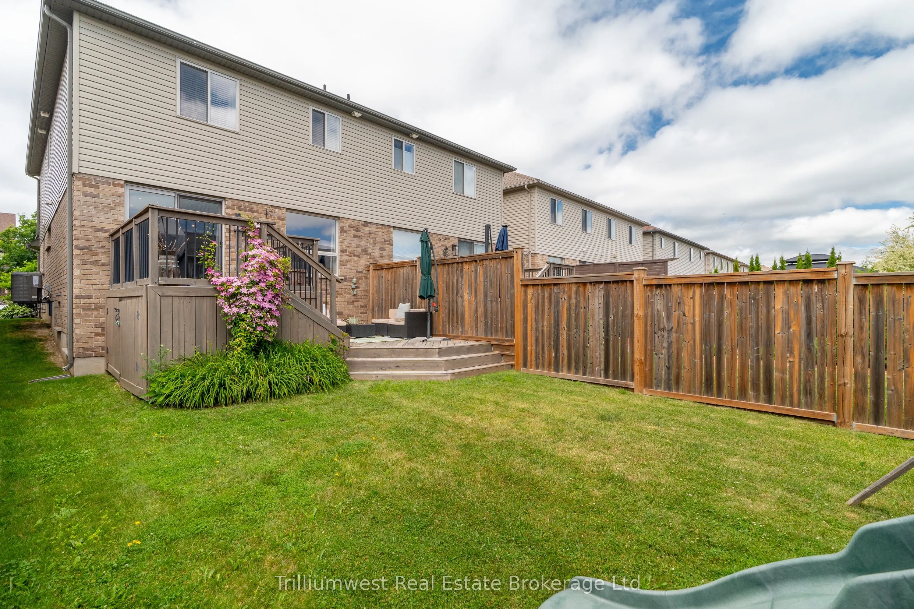 210 Couling Crescent