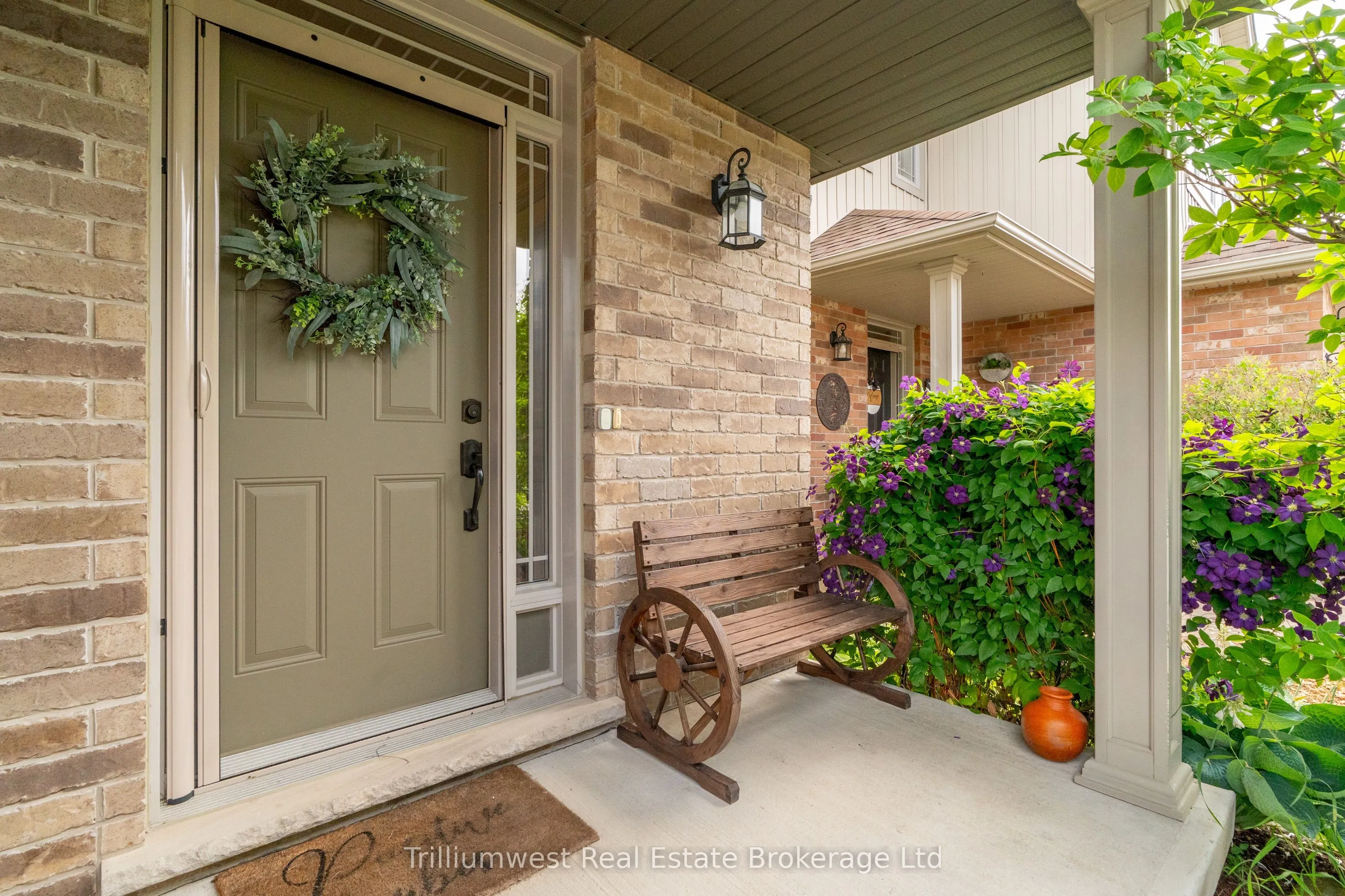 210 Couling Crescent