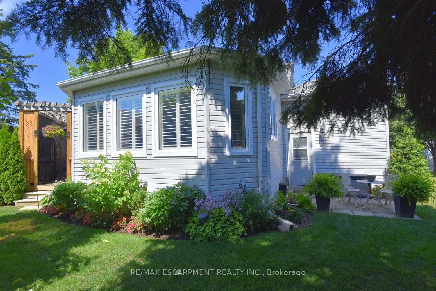 241 SILVERBIRCH Boulevard, #32
