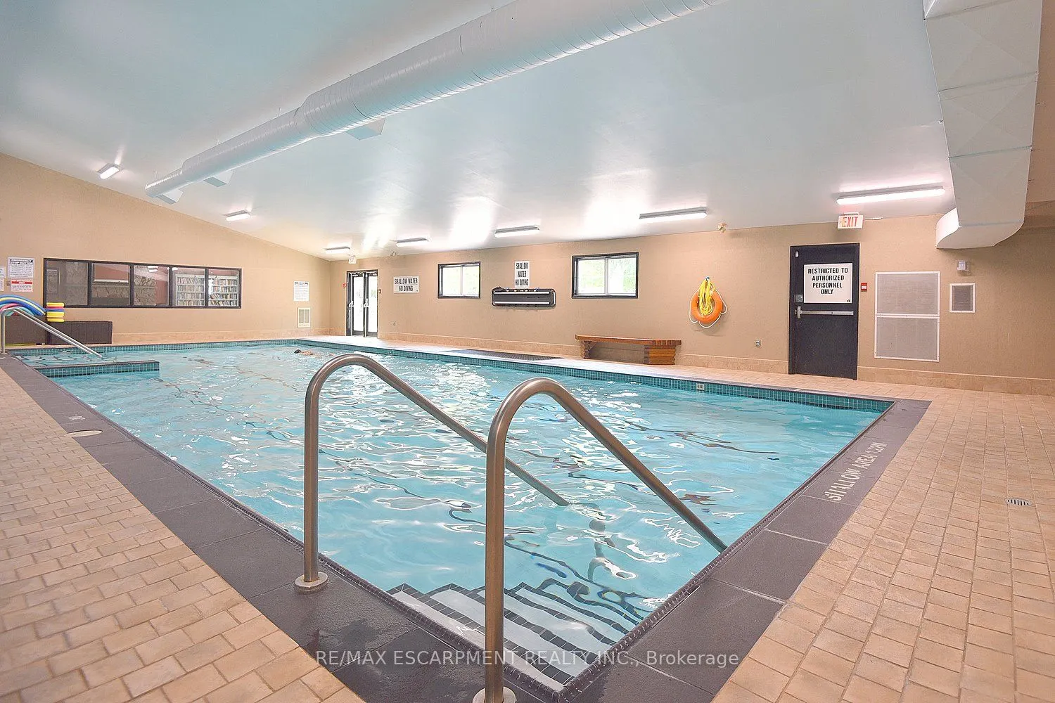 241 SILVERBIRCH Boulevard, #32